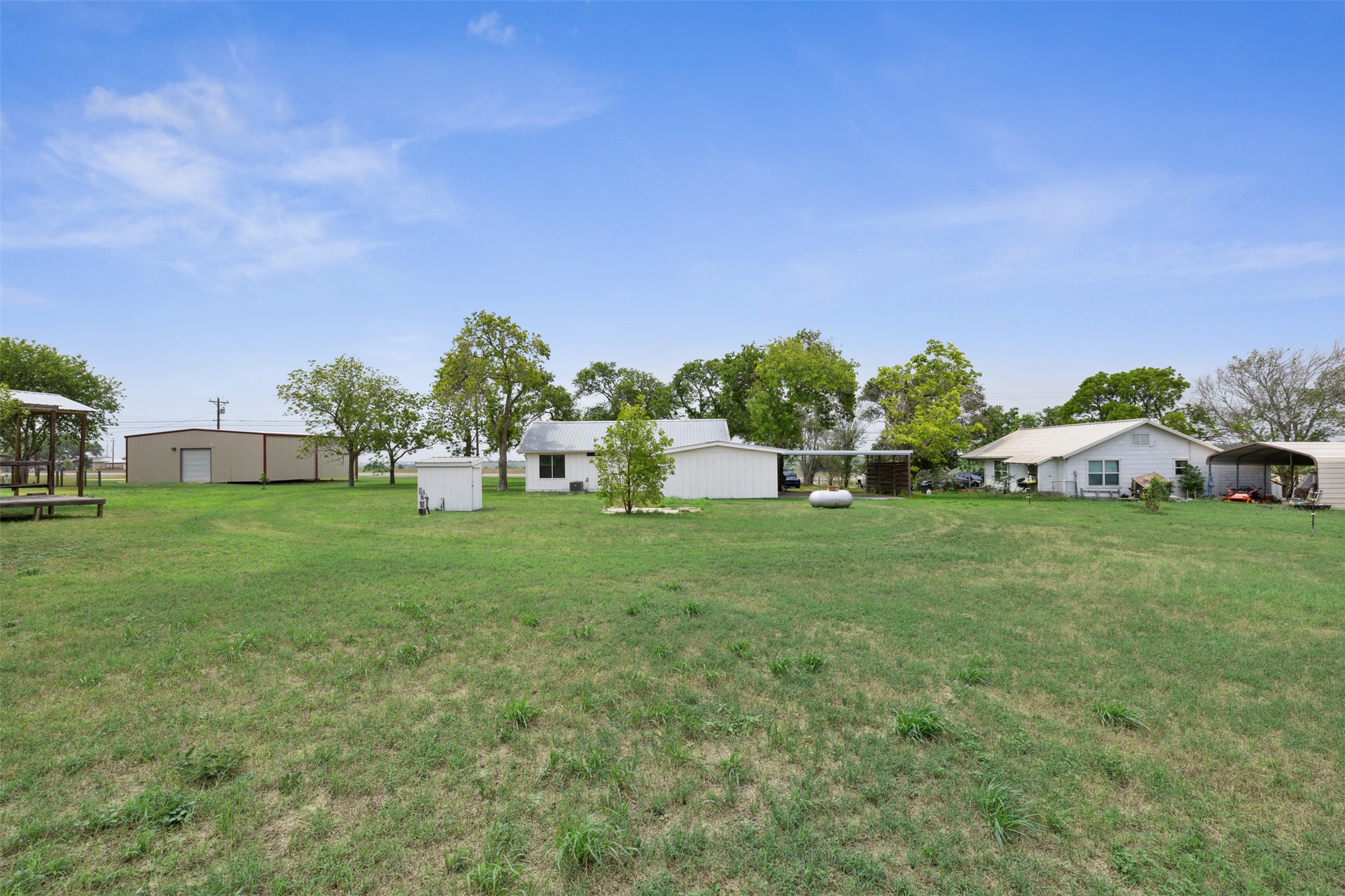 main property photo 29