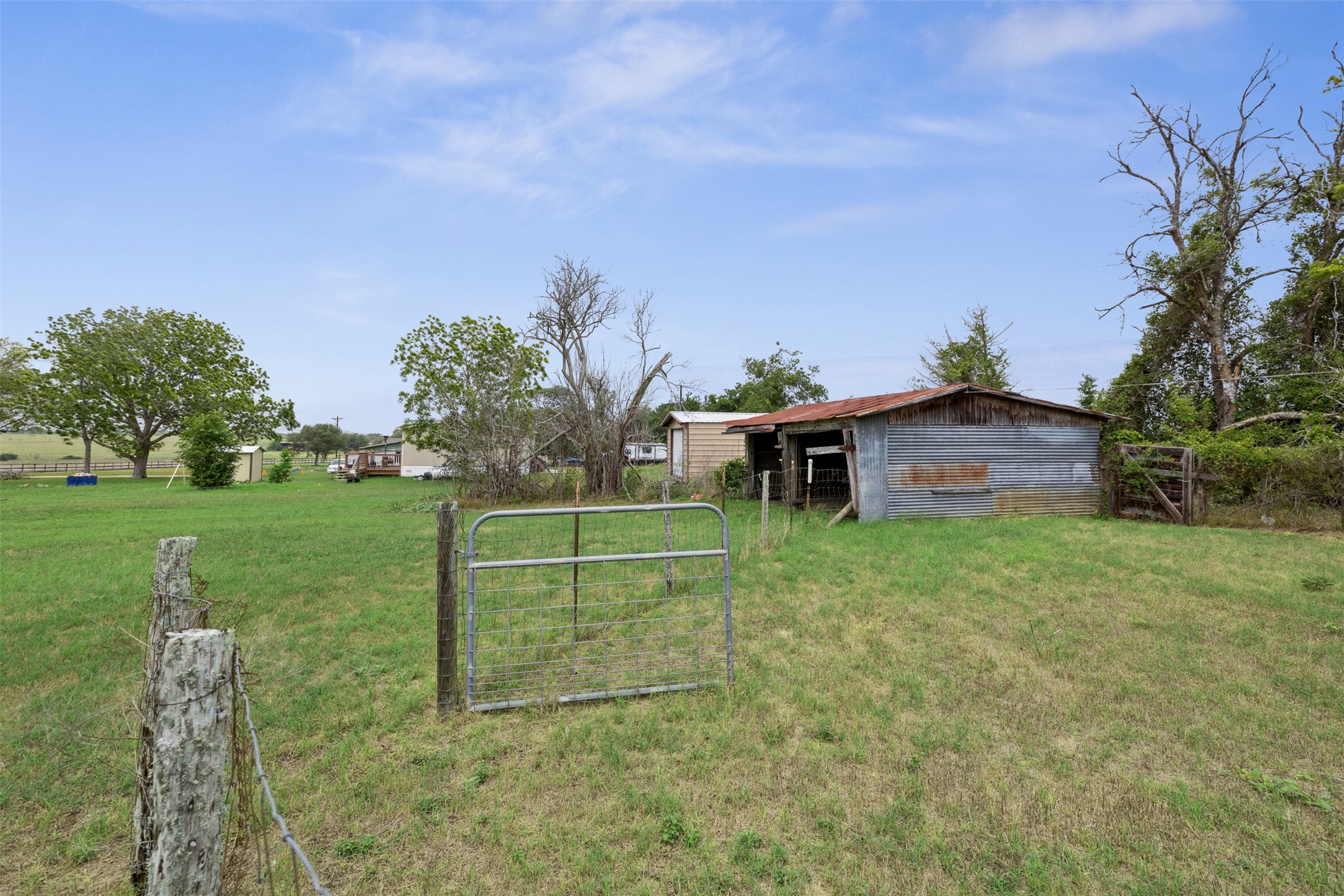 main property photo 30
