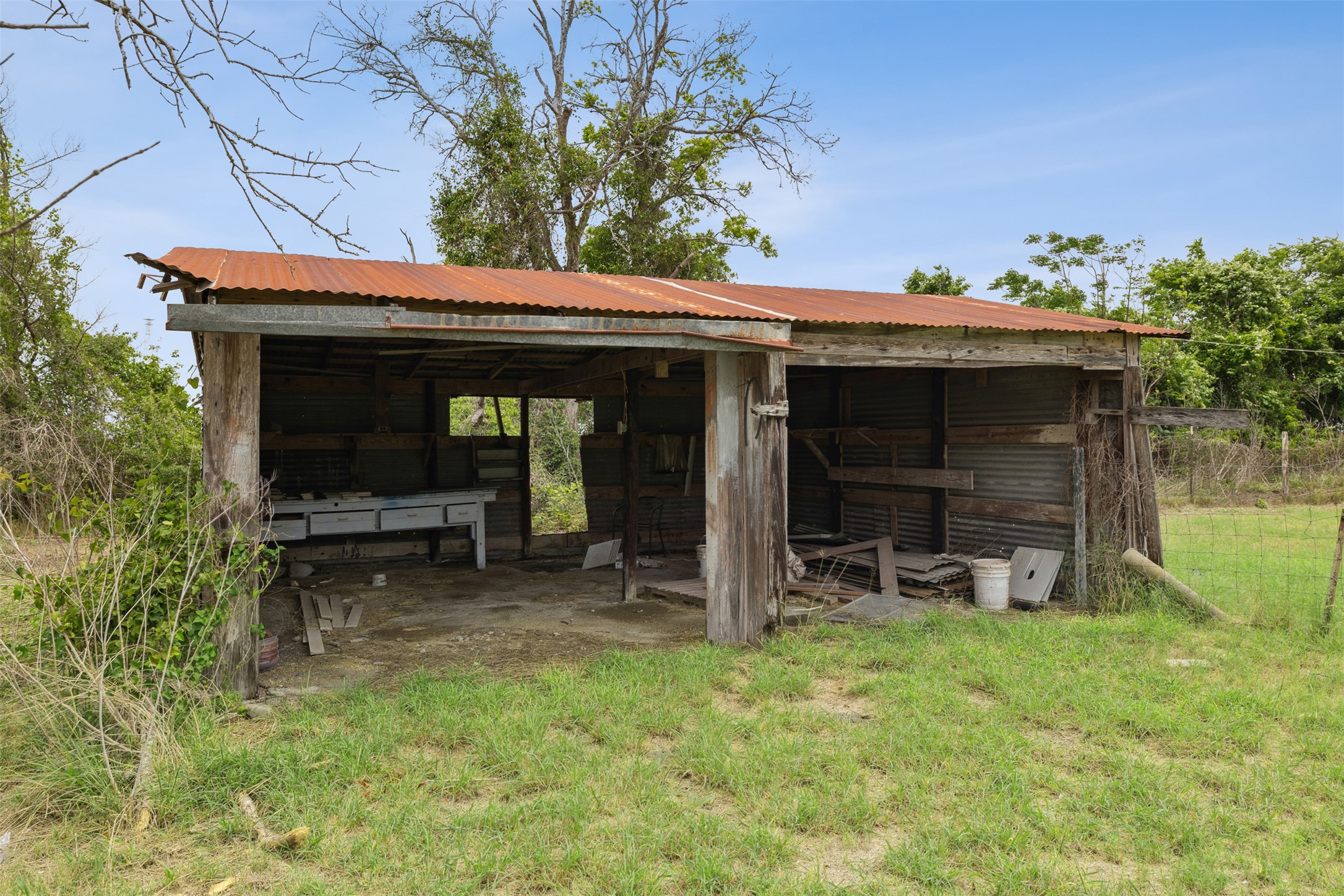 main property photo 31