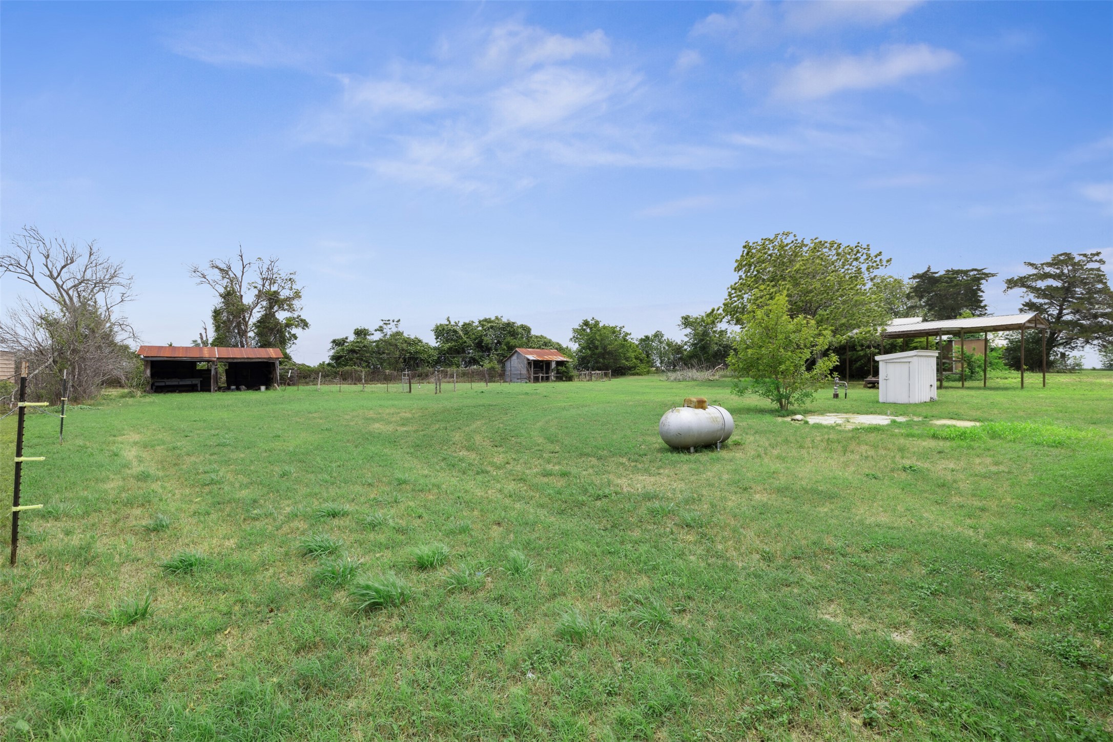 main property photo 32