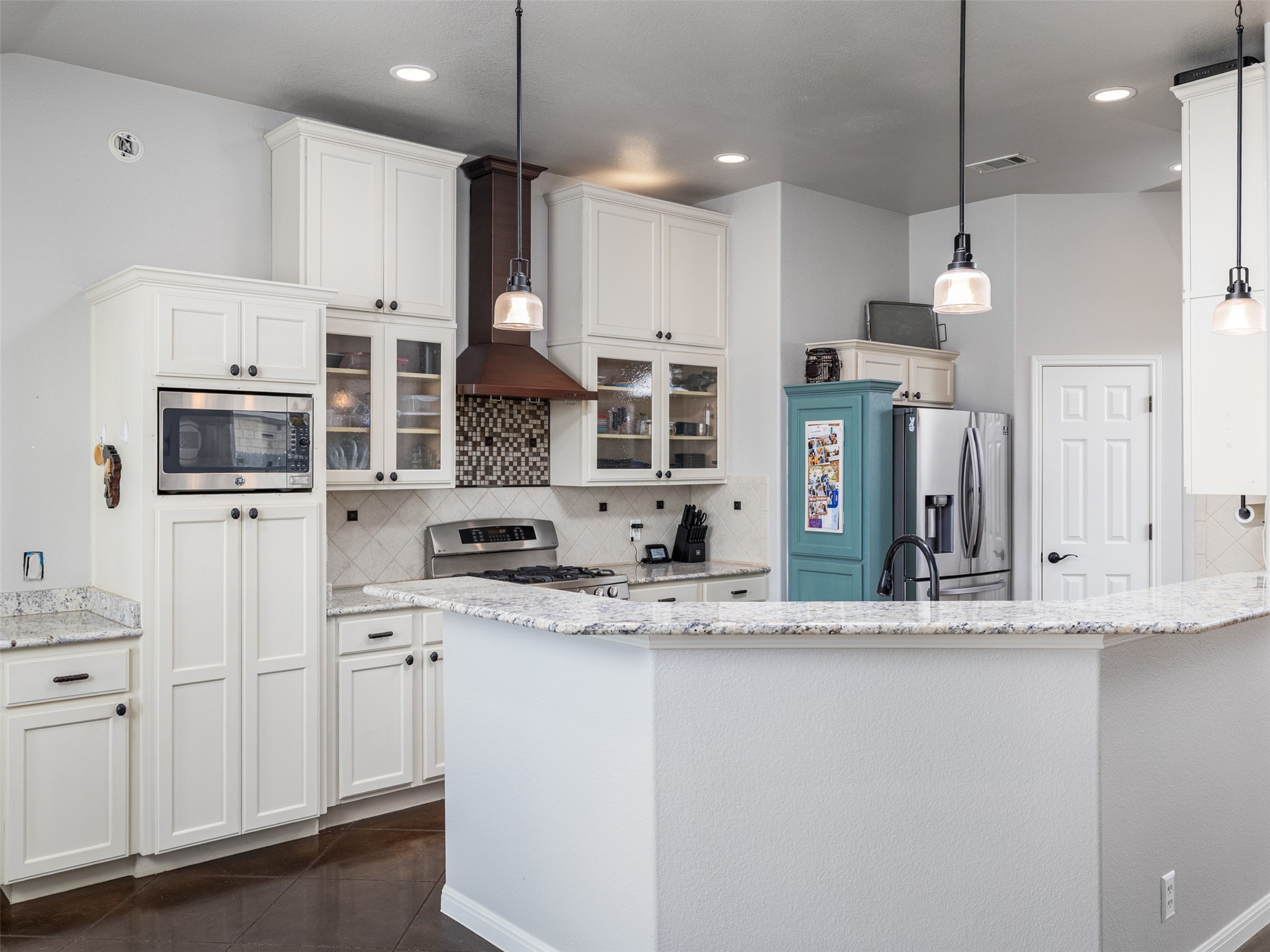 main property photo 9
