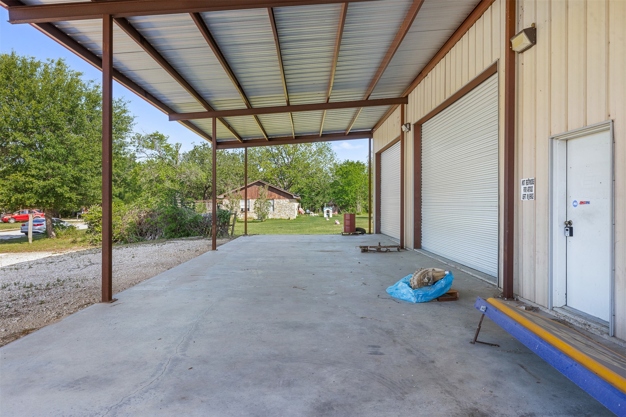 main property photo 11