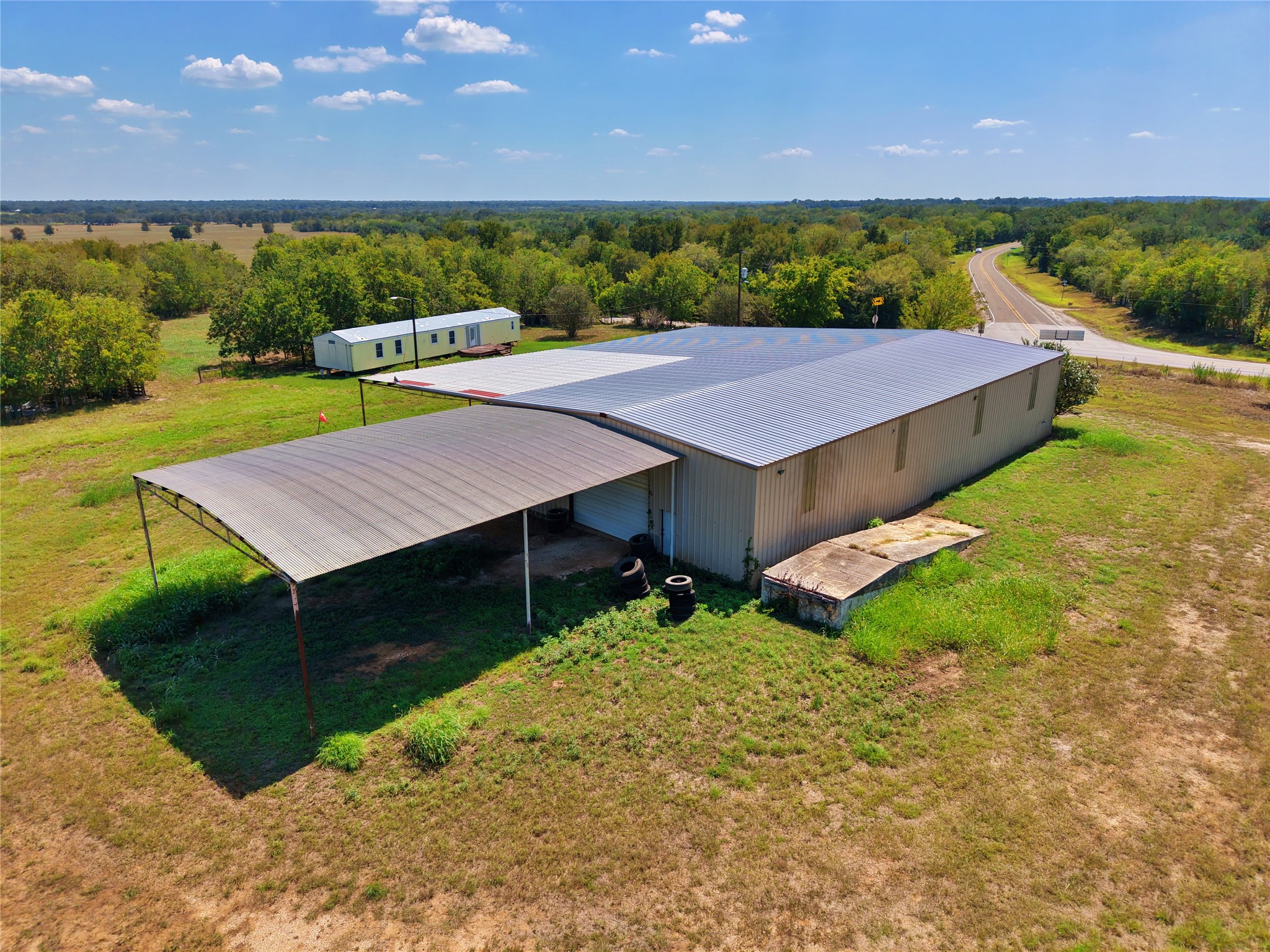 main property photo 11