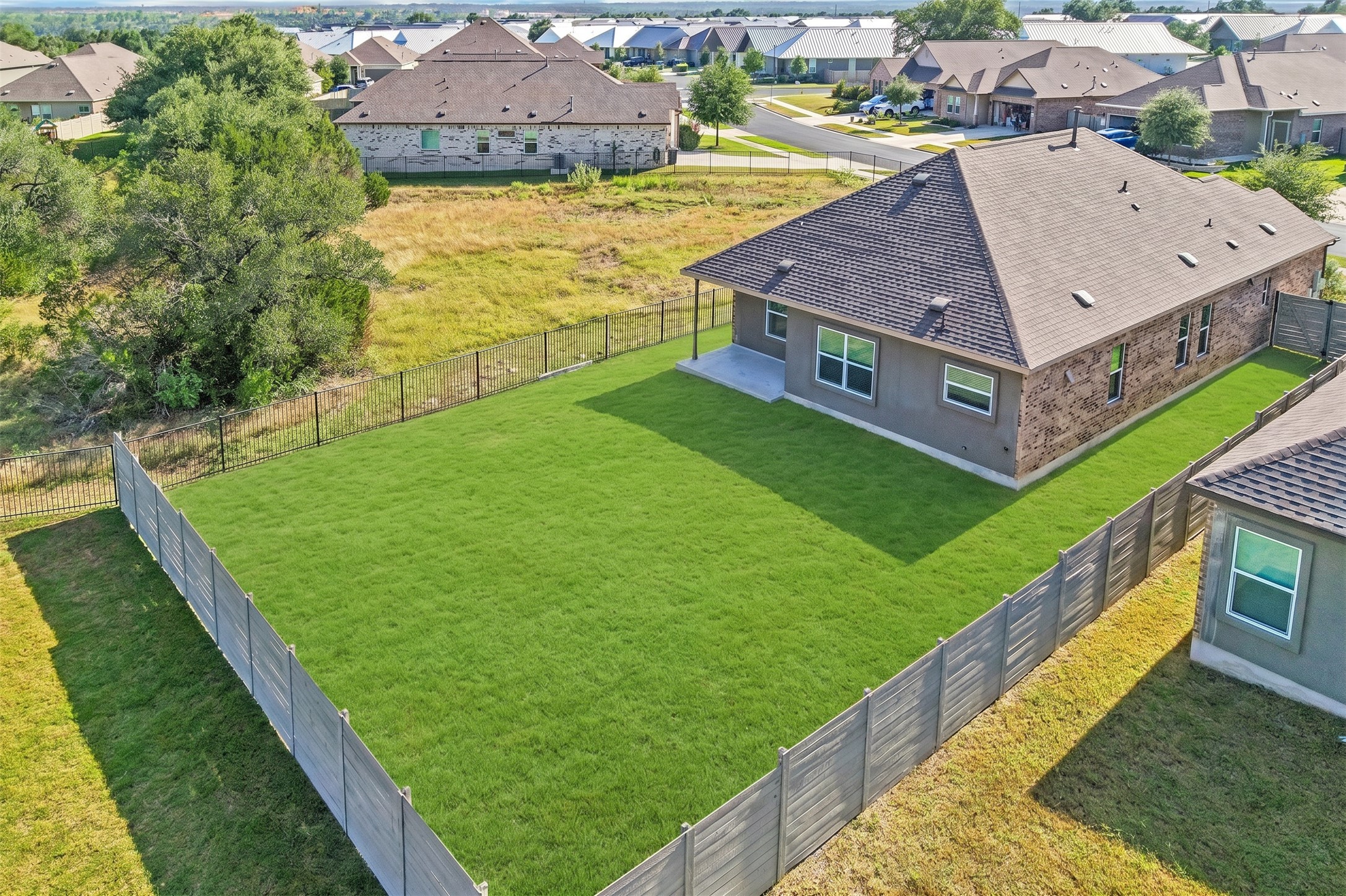 main property photo 24
