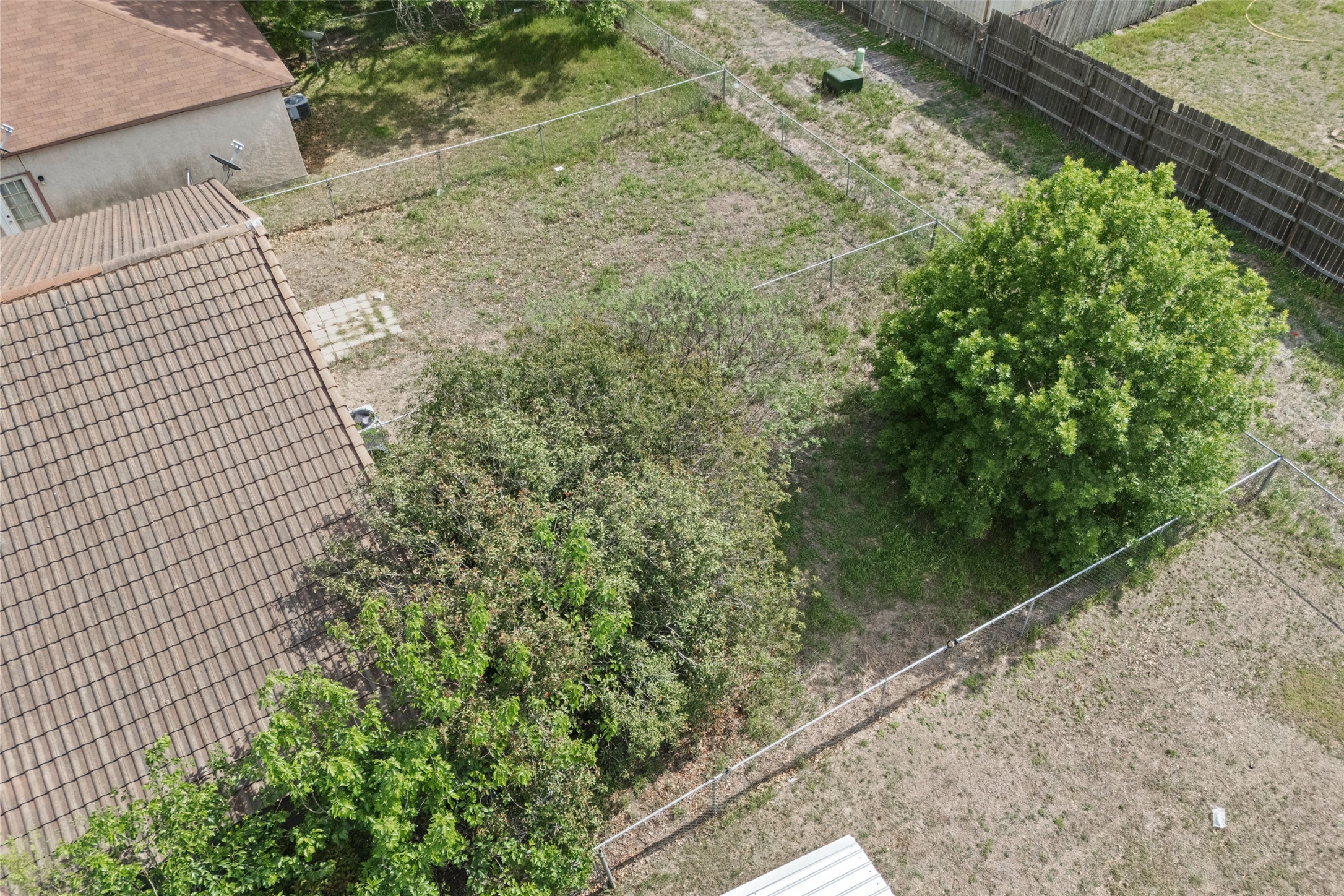 main property photo 36