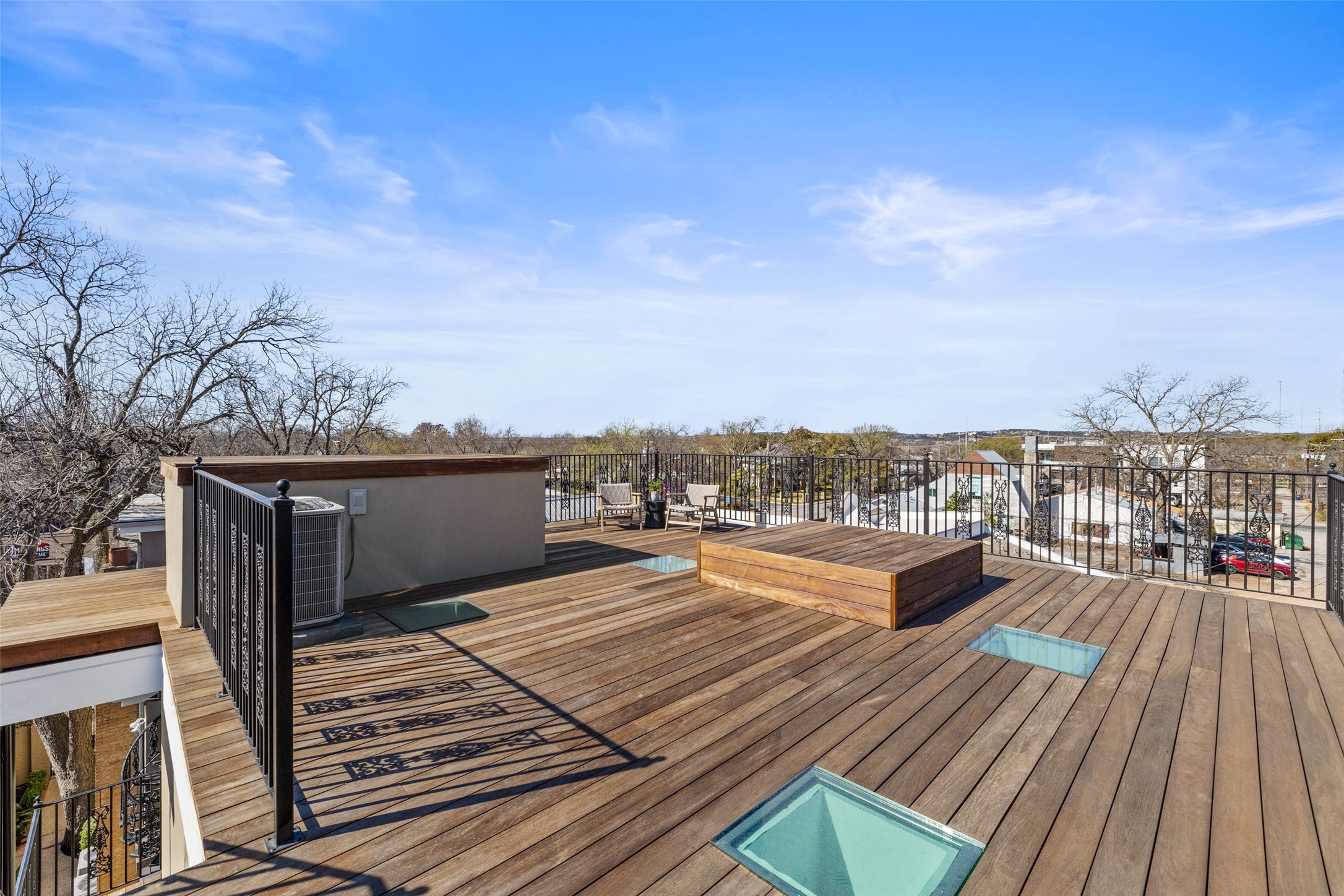 main property photo 34