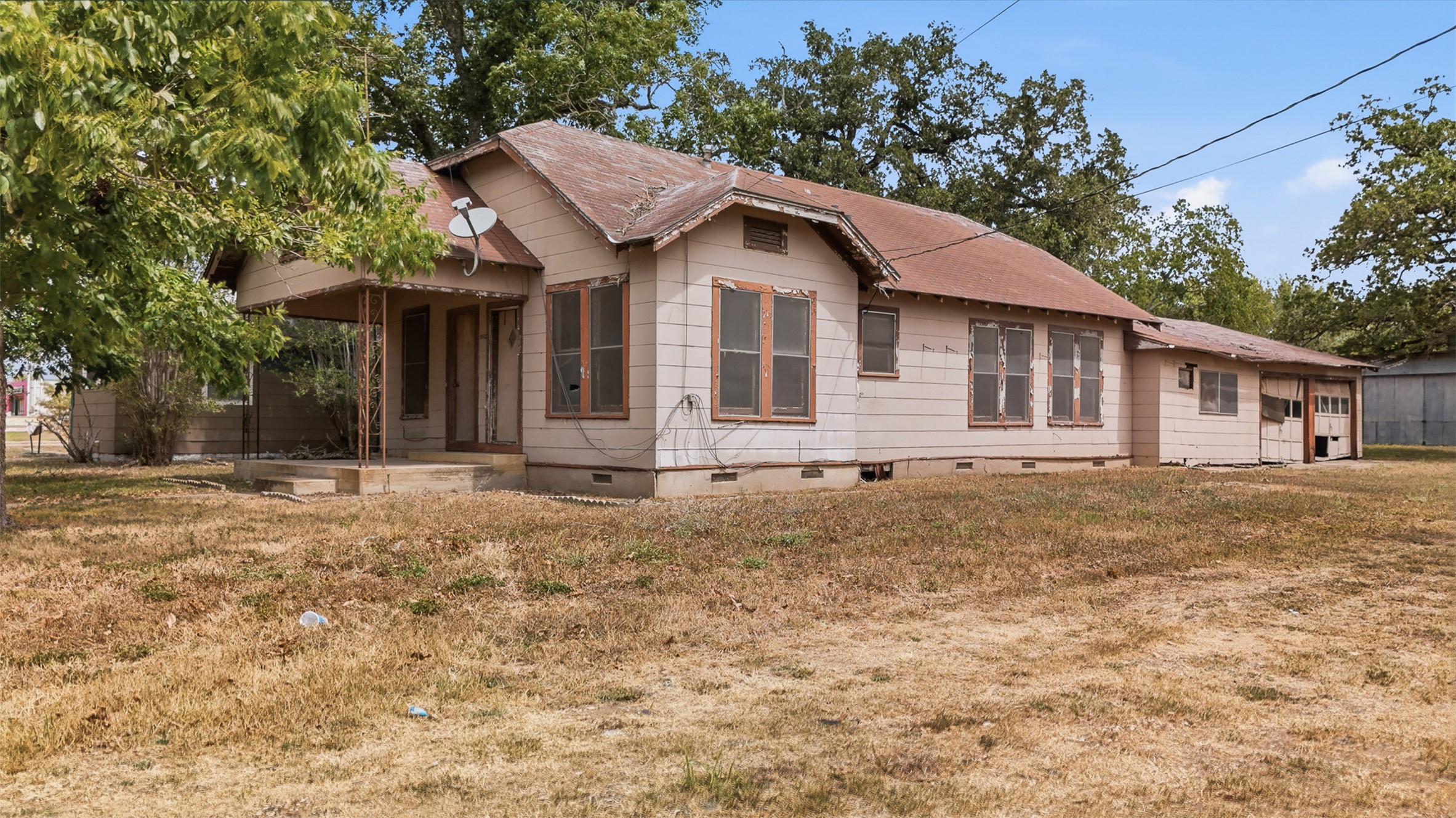 main property photo 11