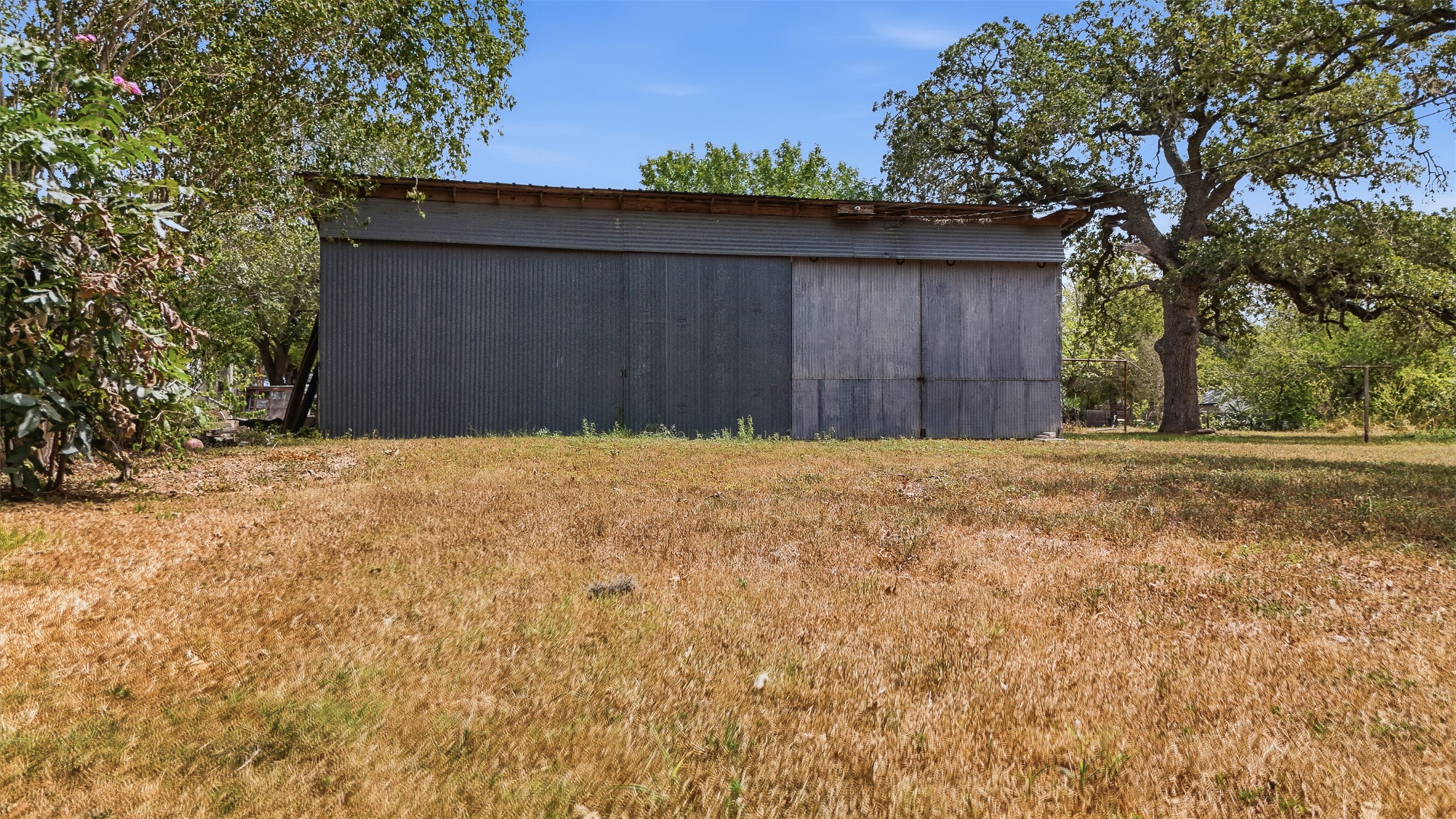 main property photo 14