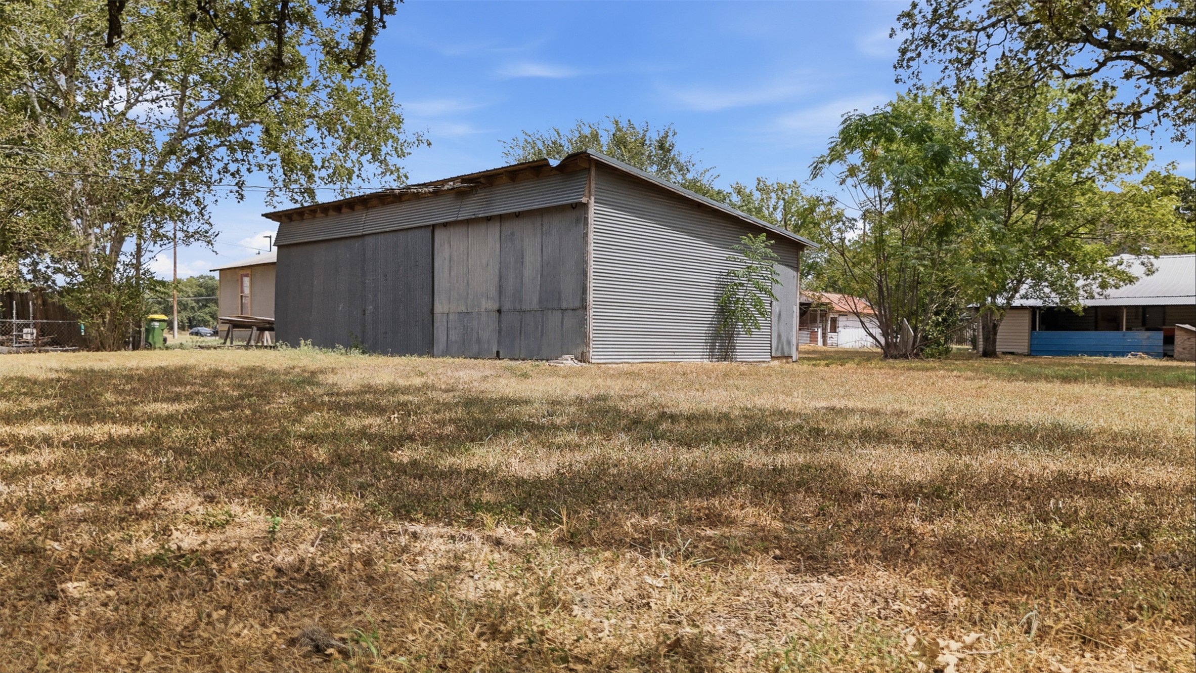 main property photo 15