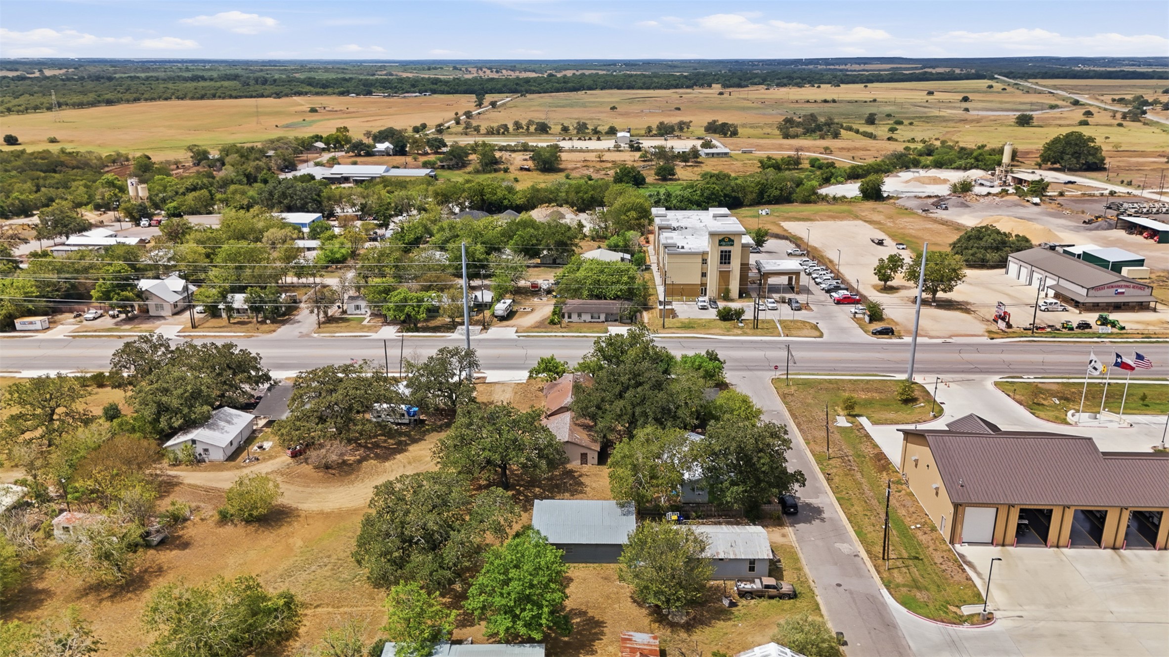 main property photo 17