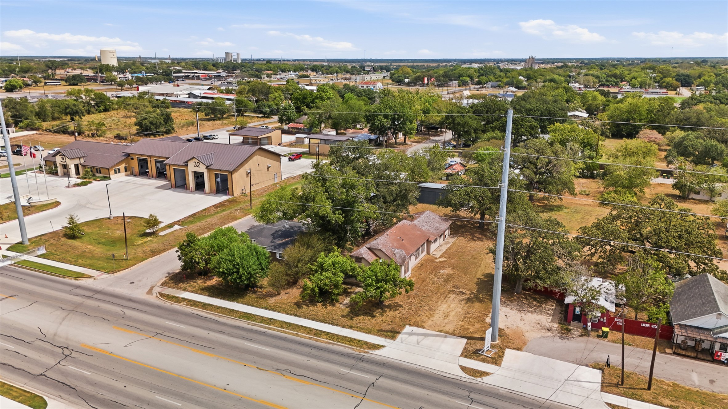 main property photo 8