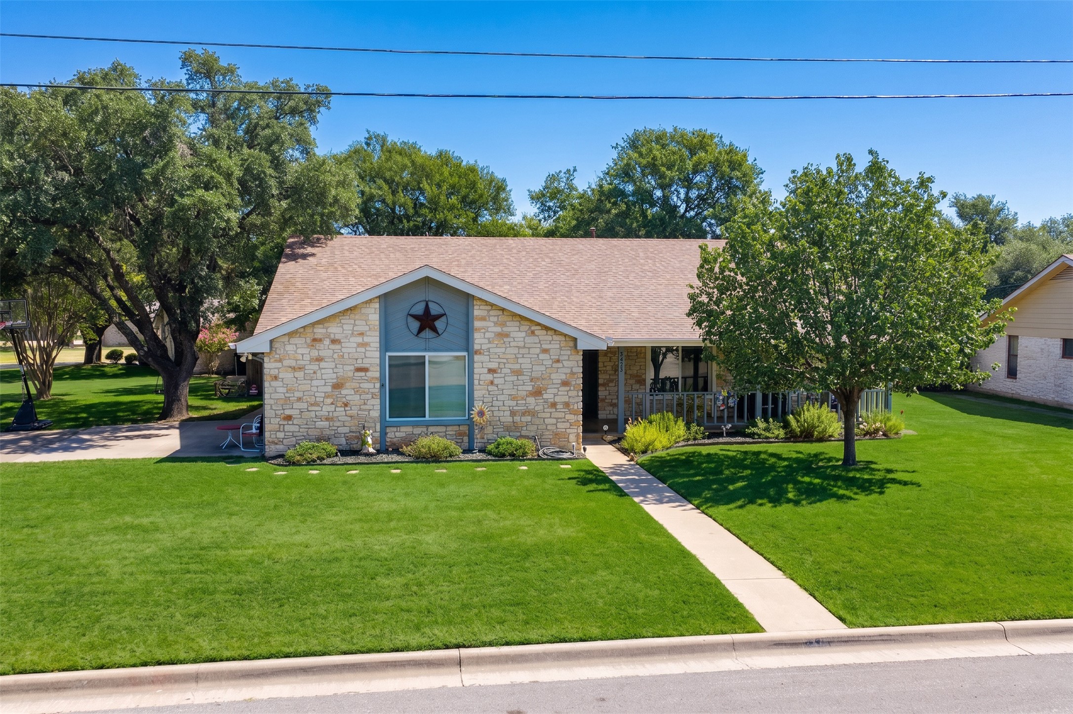 main property photo 23