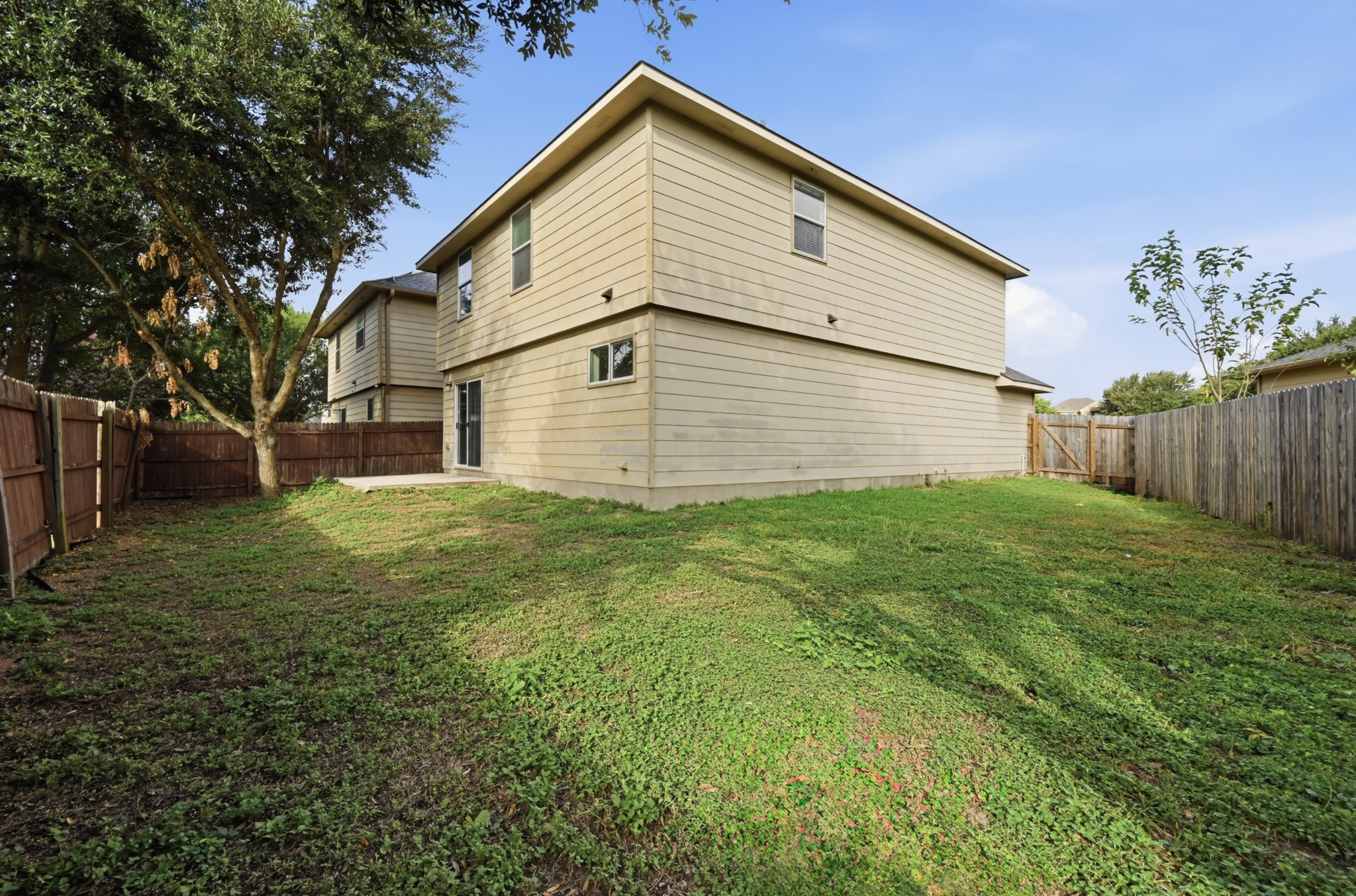 main property photo 25