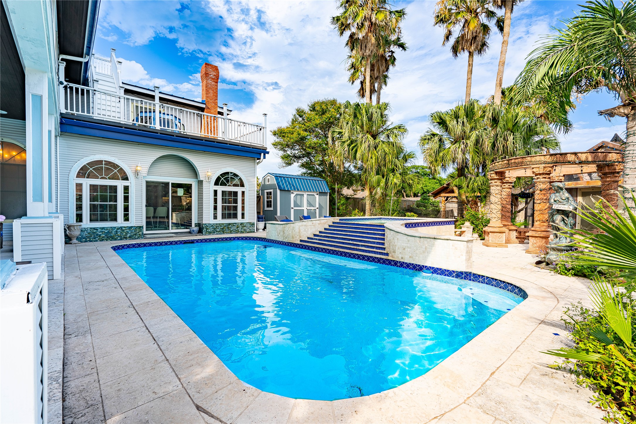 main property photo 17