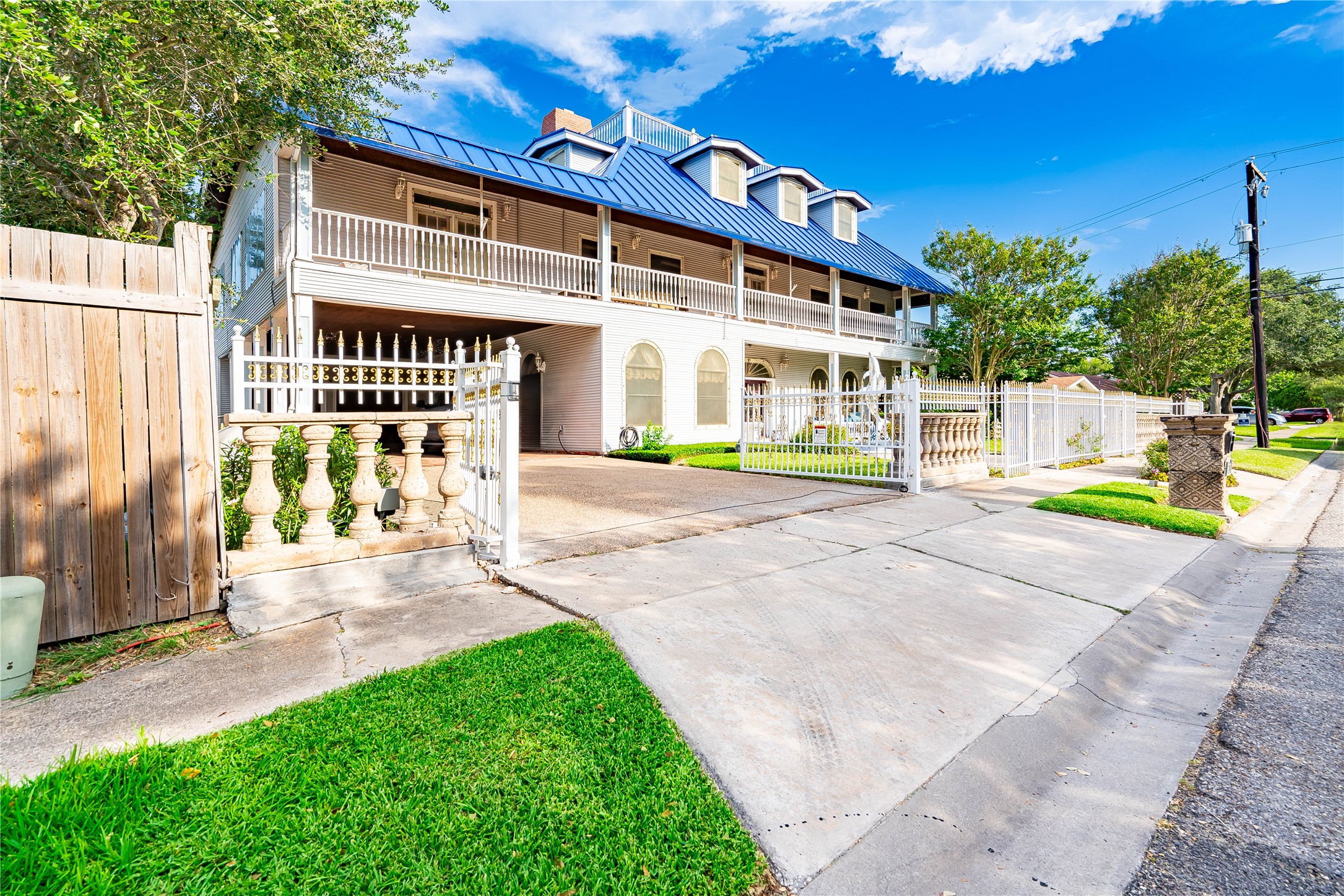 main property photo 37