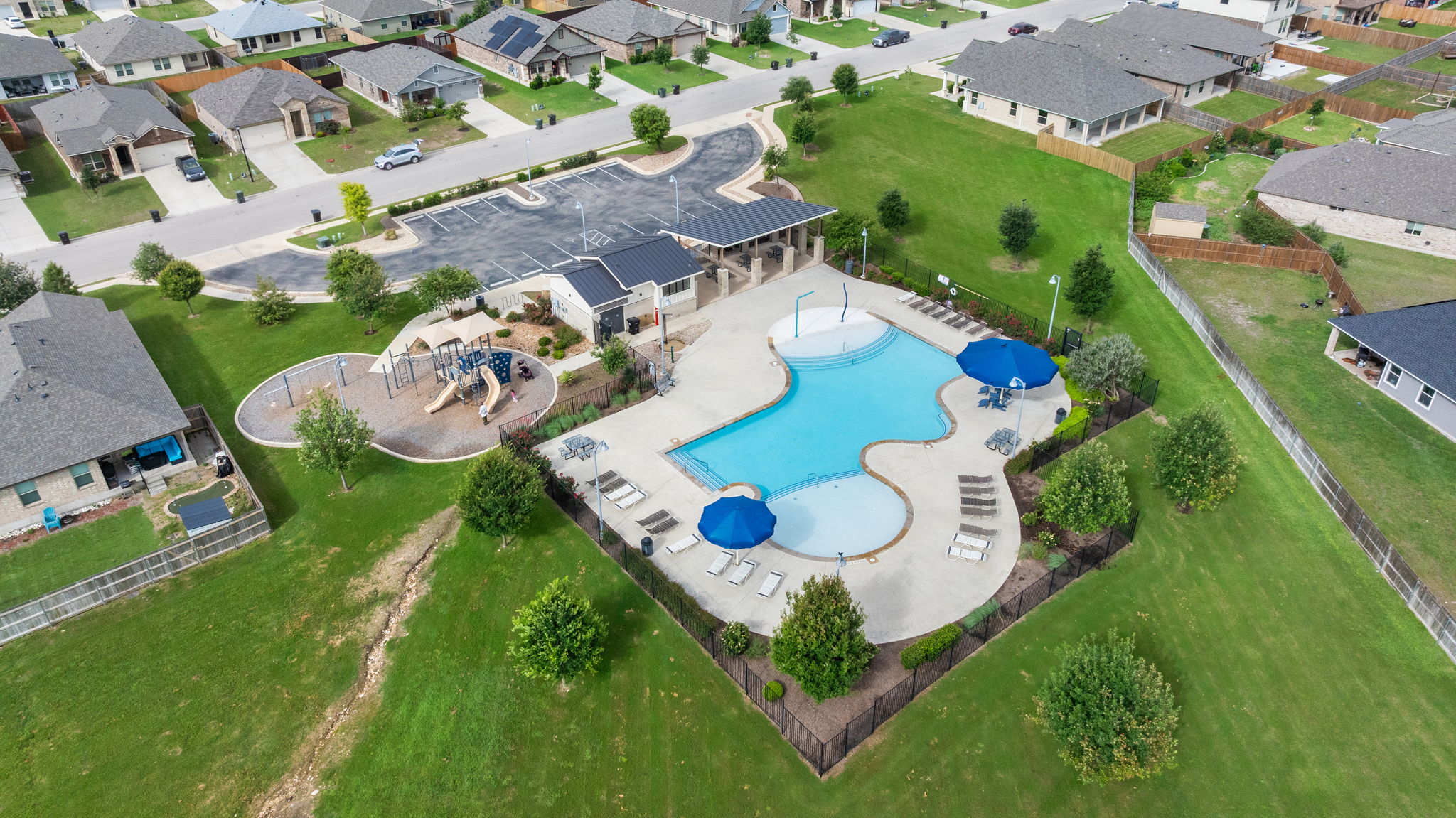 main property photo 26