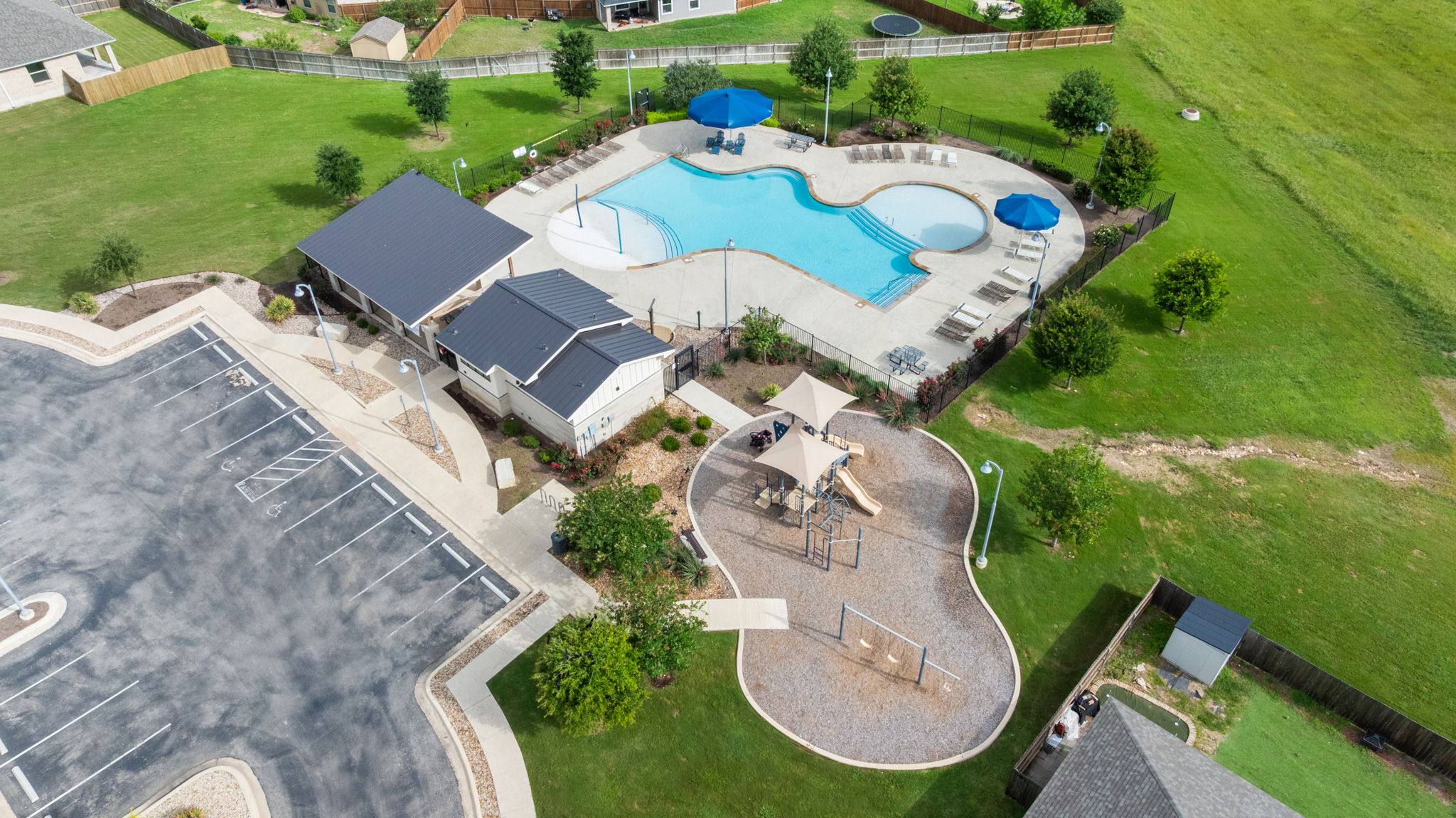 main property photo 5