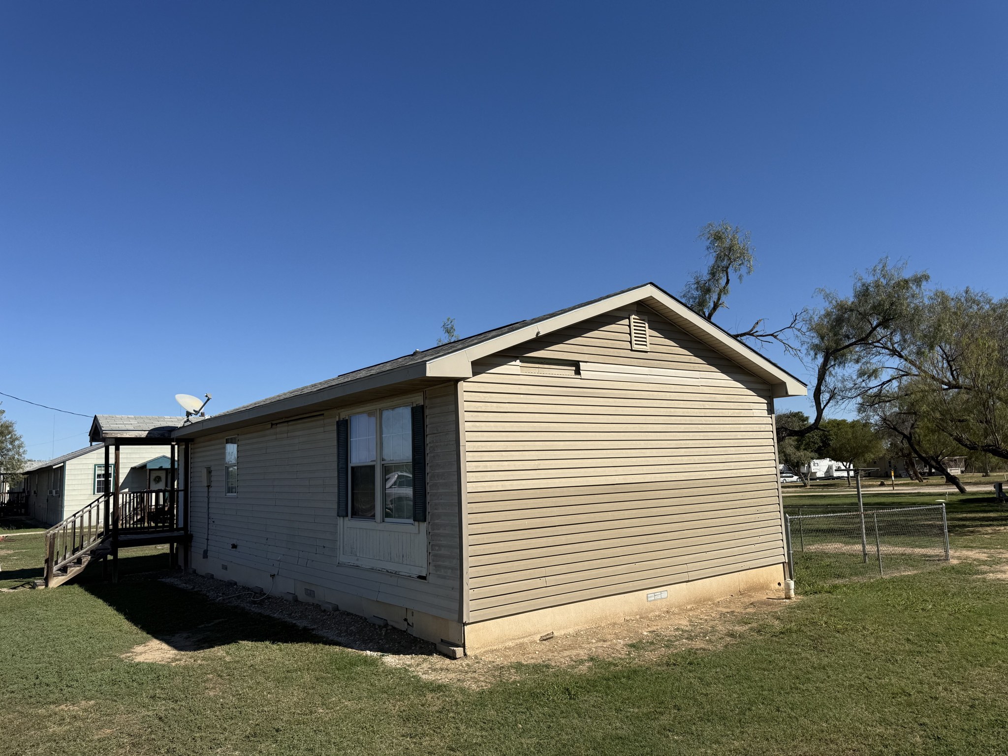 main property photo 16
