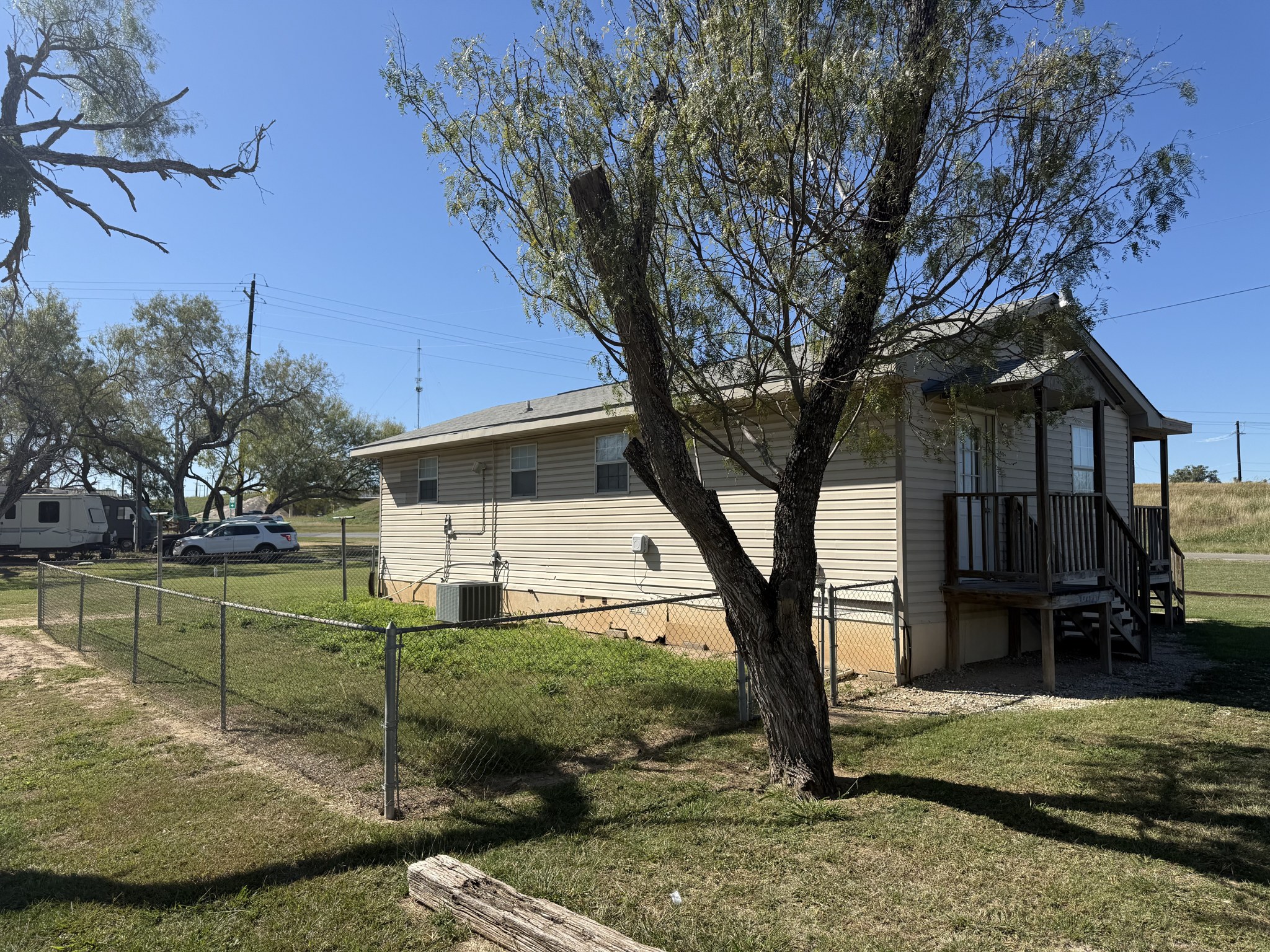 main property photo 17