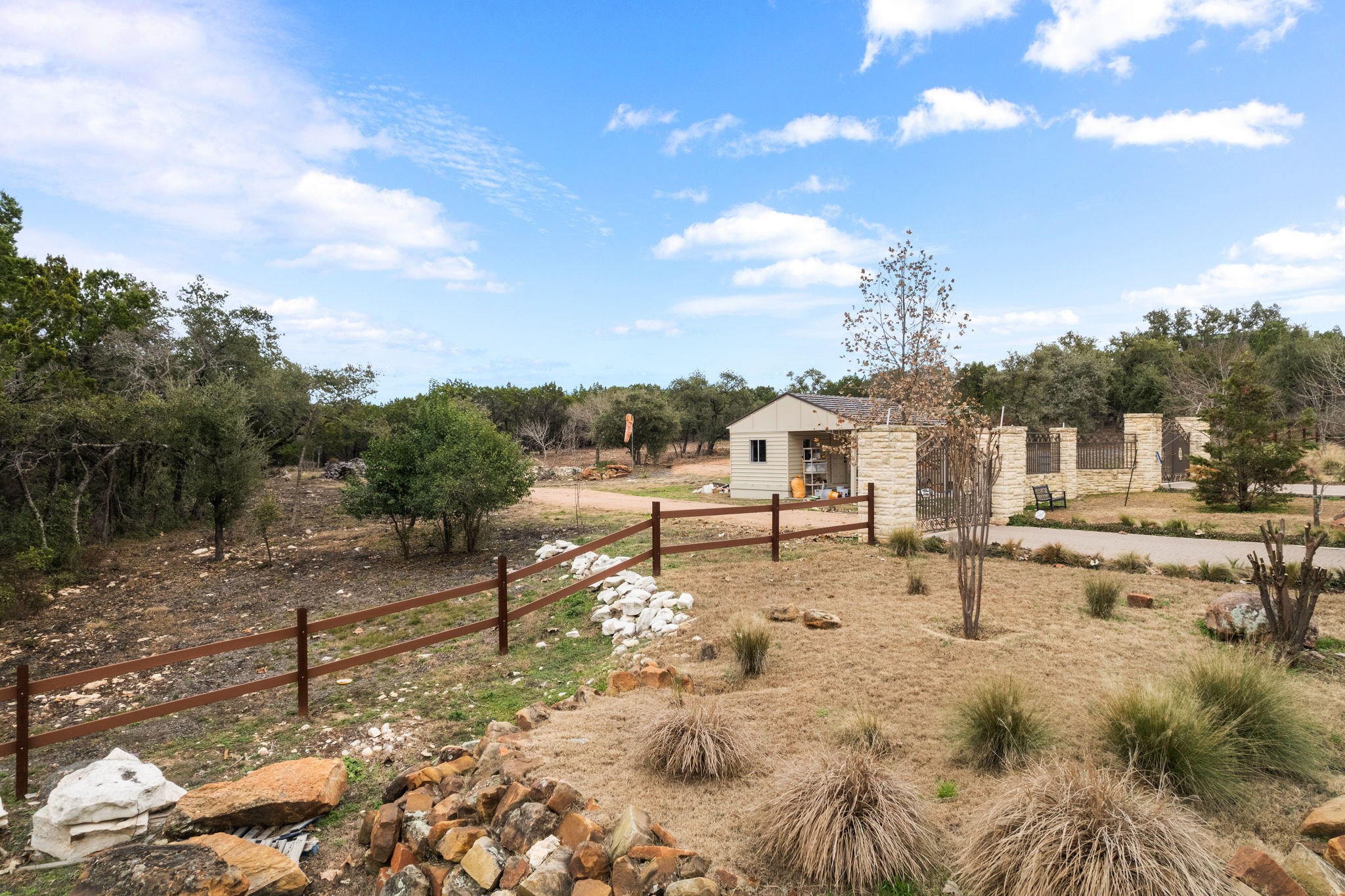 main property photo 17
