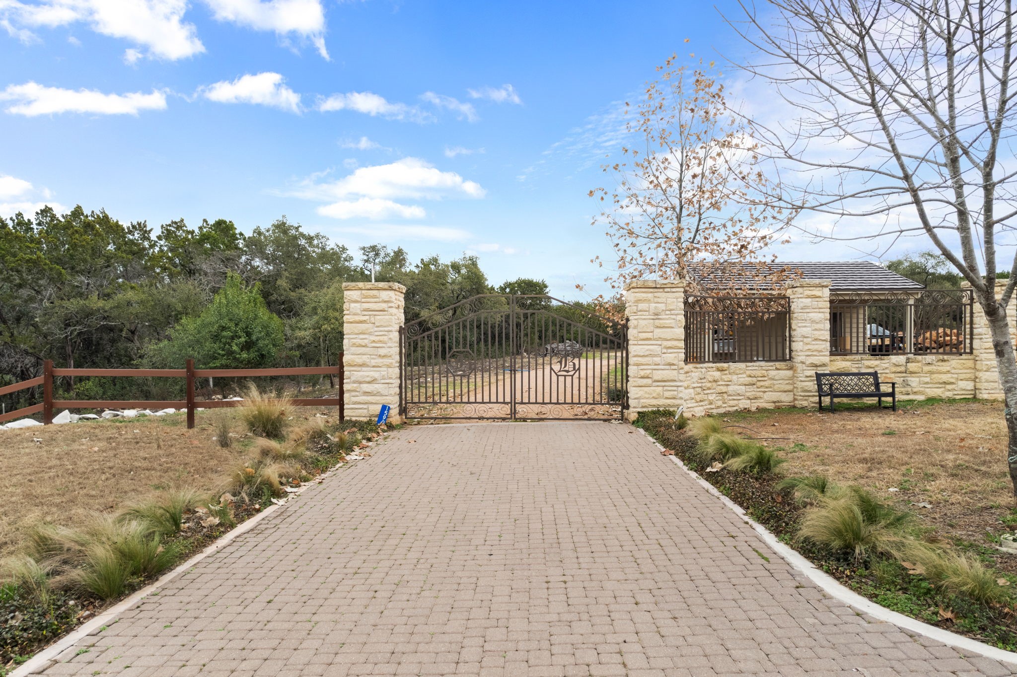 main property photo 18