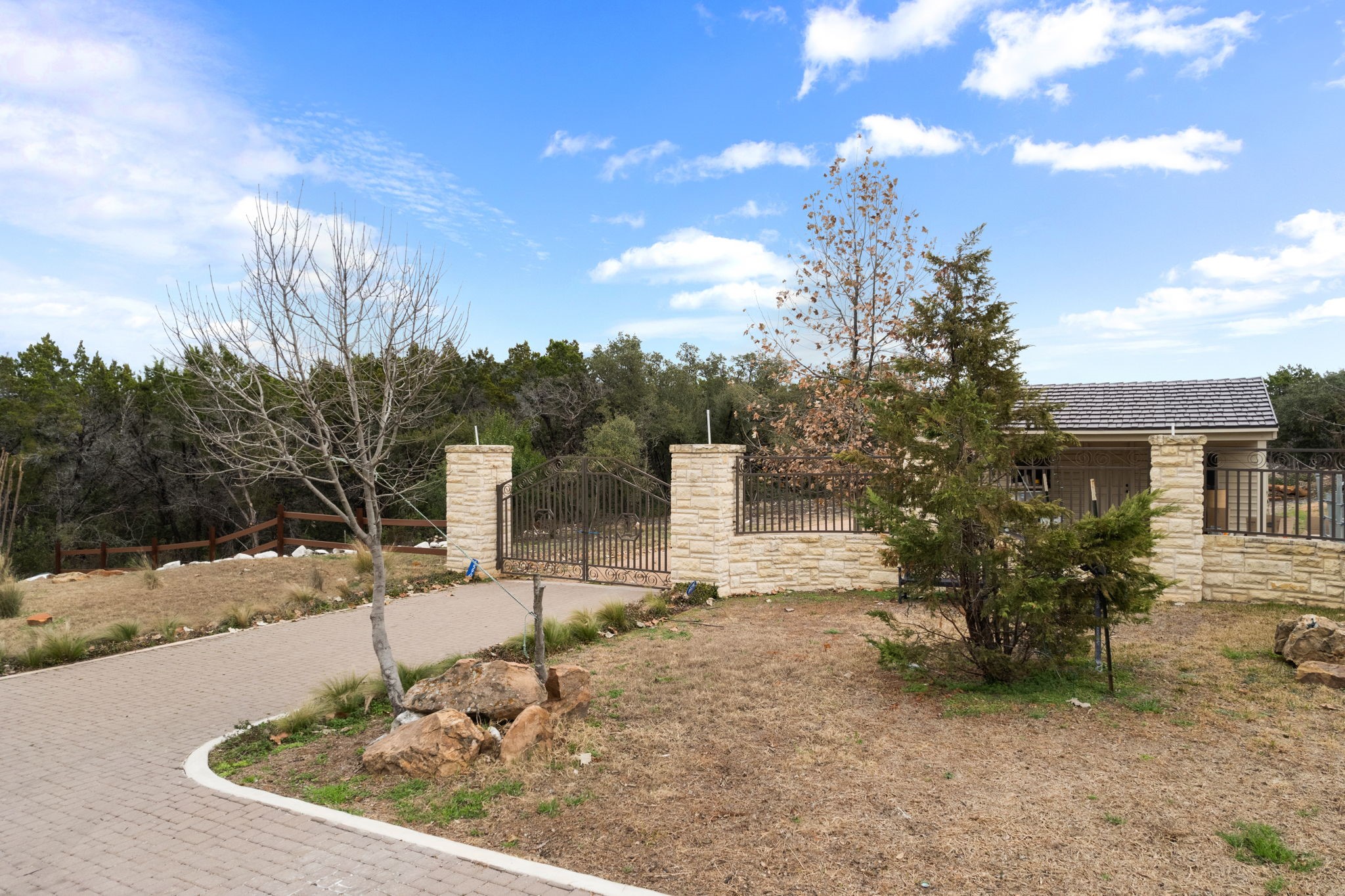 main property photo 19