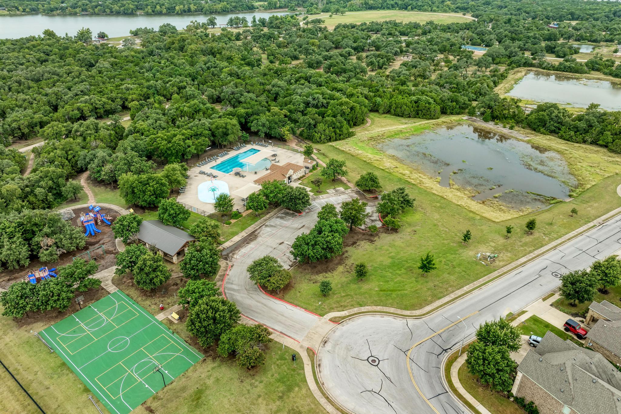 main property photo 34
