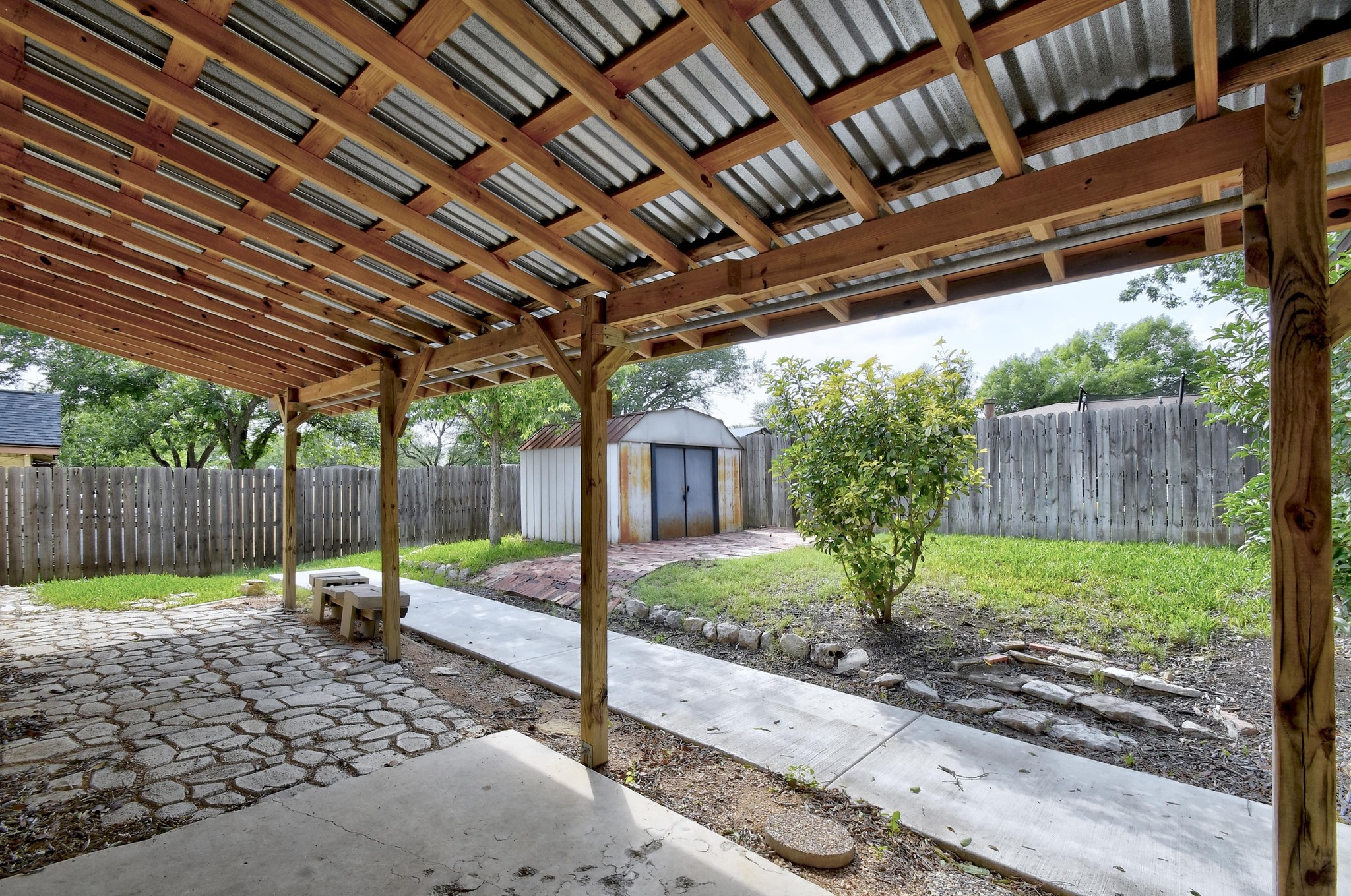 main property photo 20