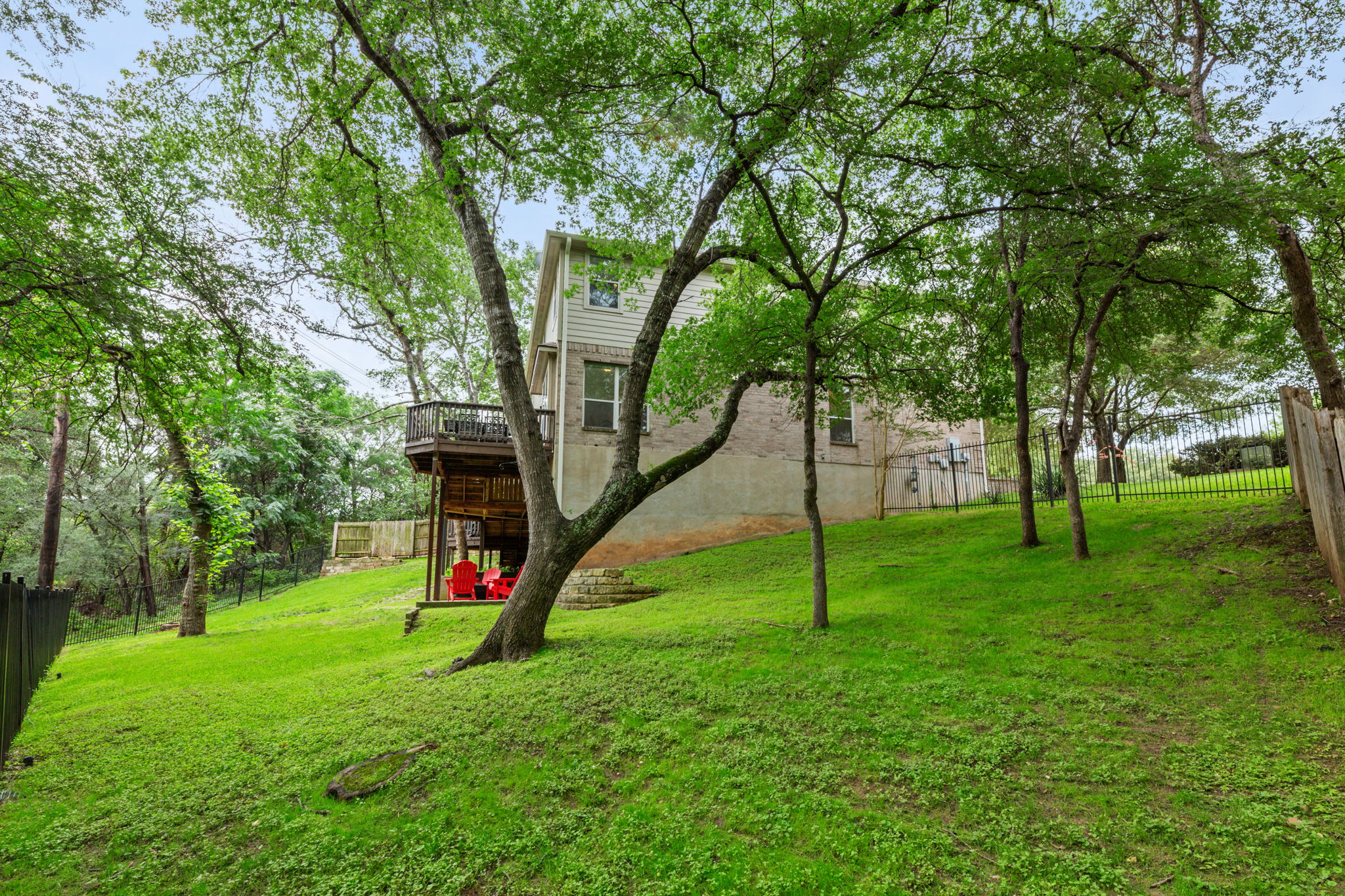 main property photo 9