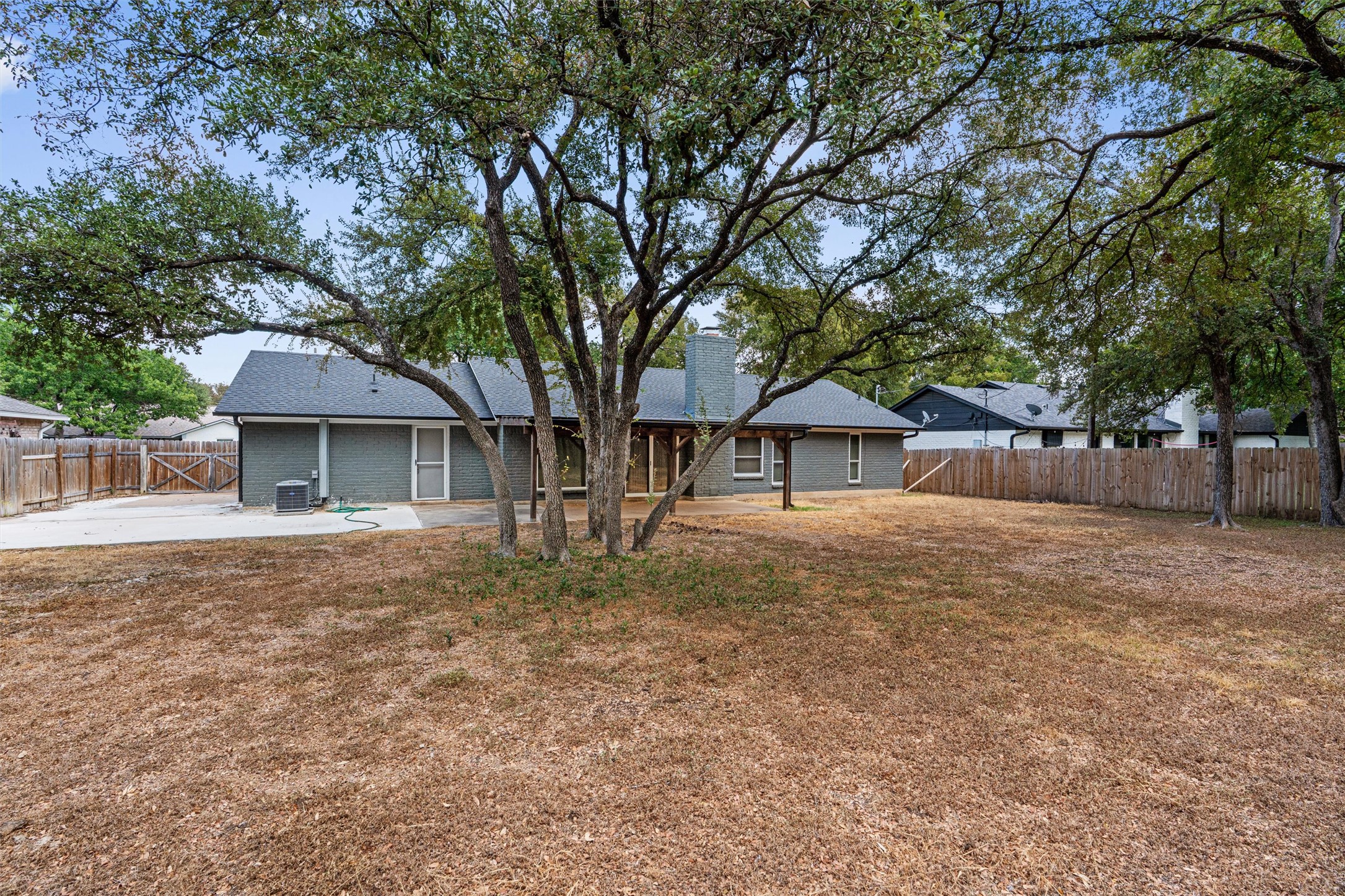 main property photo 26