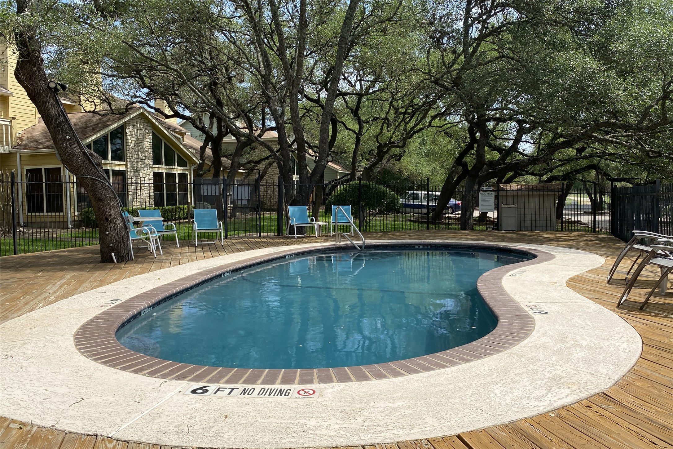 main property photo 28