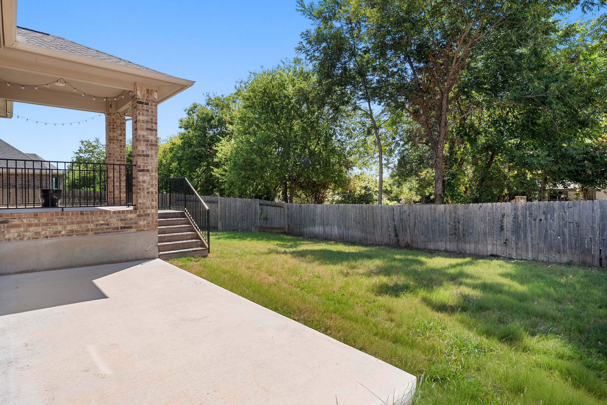 main property photo 30