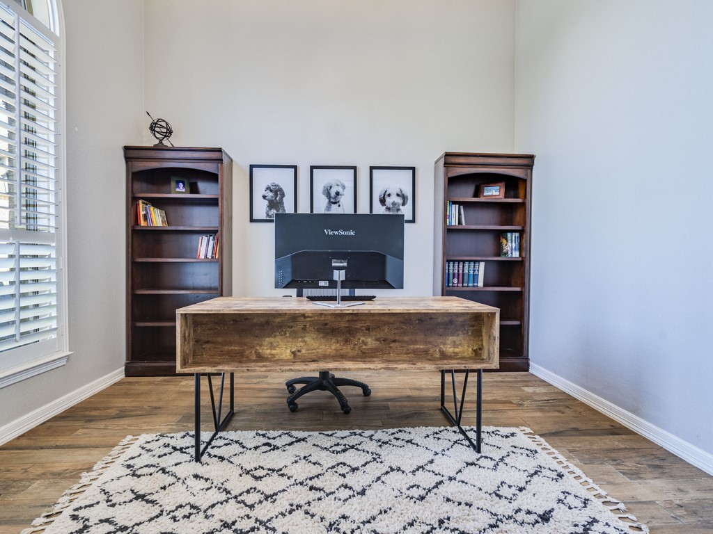main property photo 6