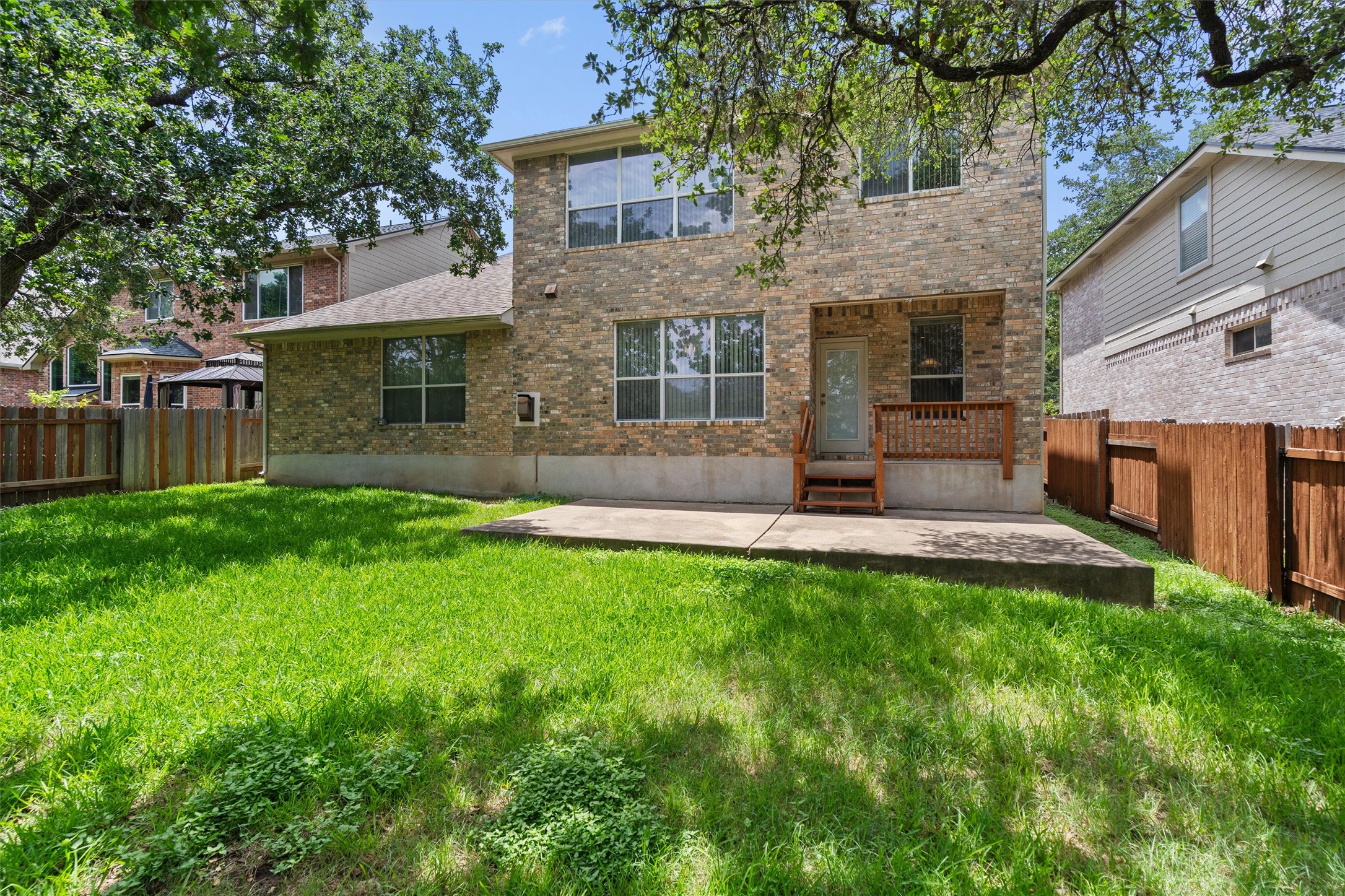 main property photo 32