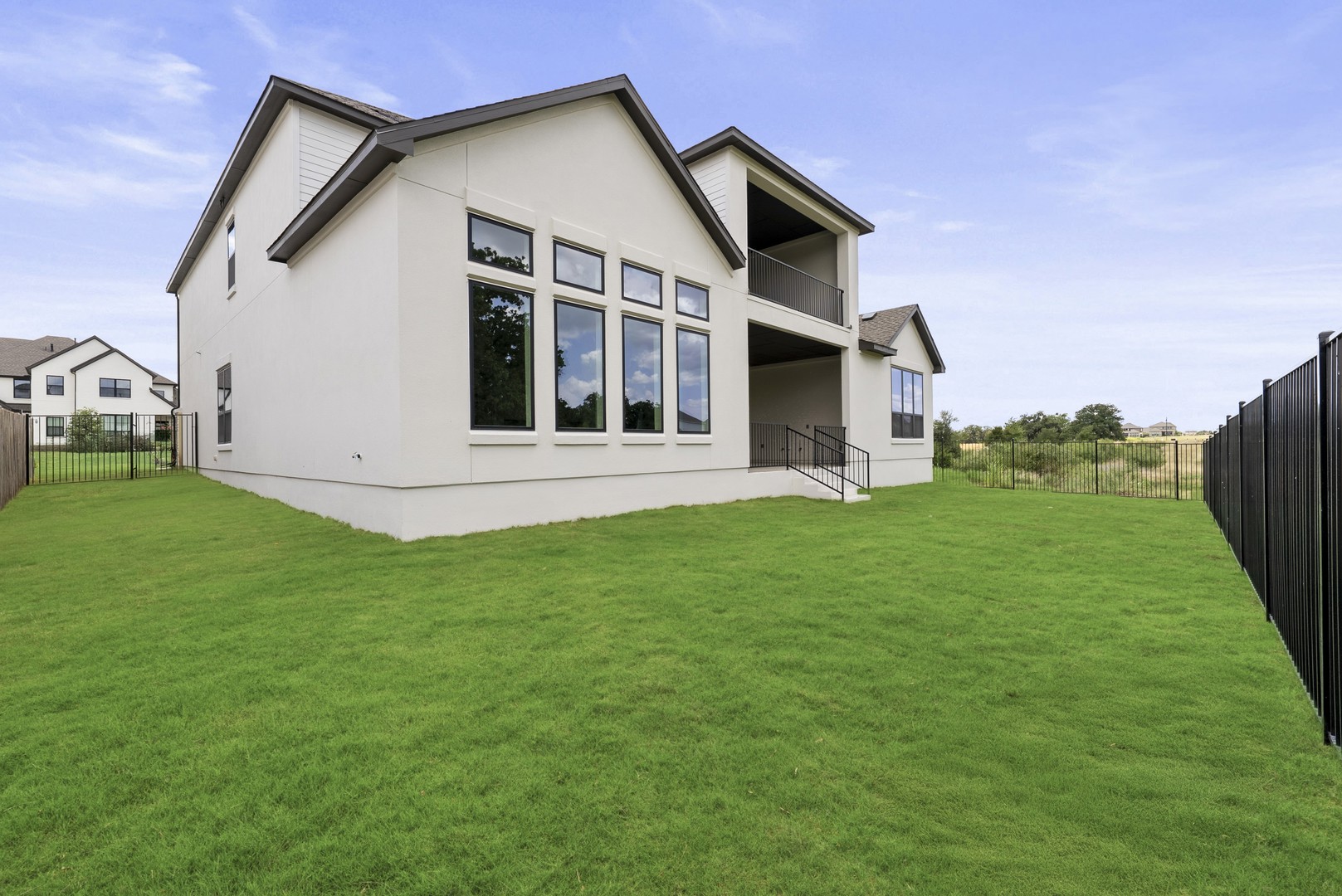 main property photo 17