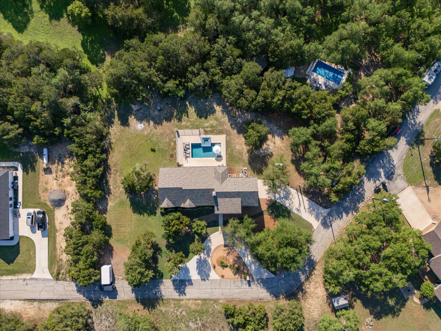 main property photo 35