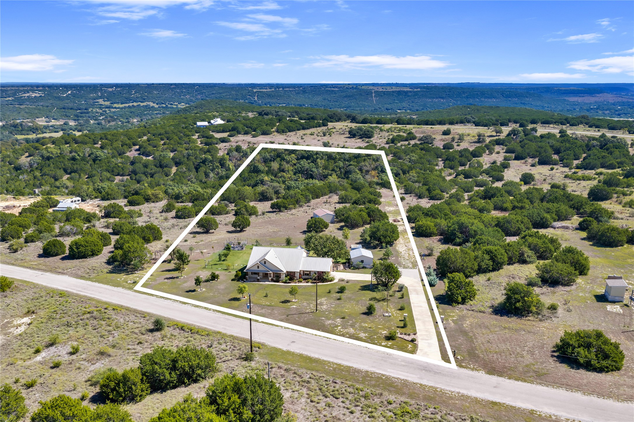 main property photo 3