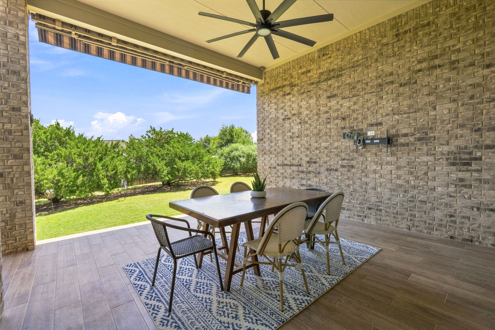 main property photo 29