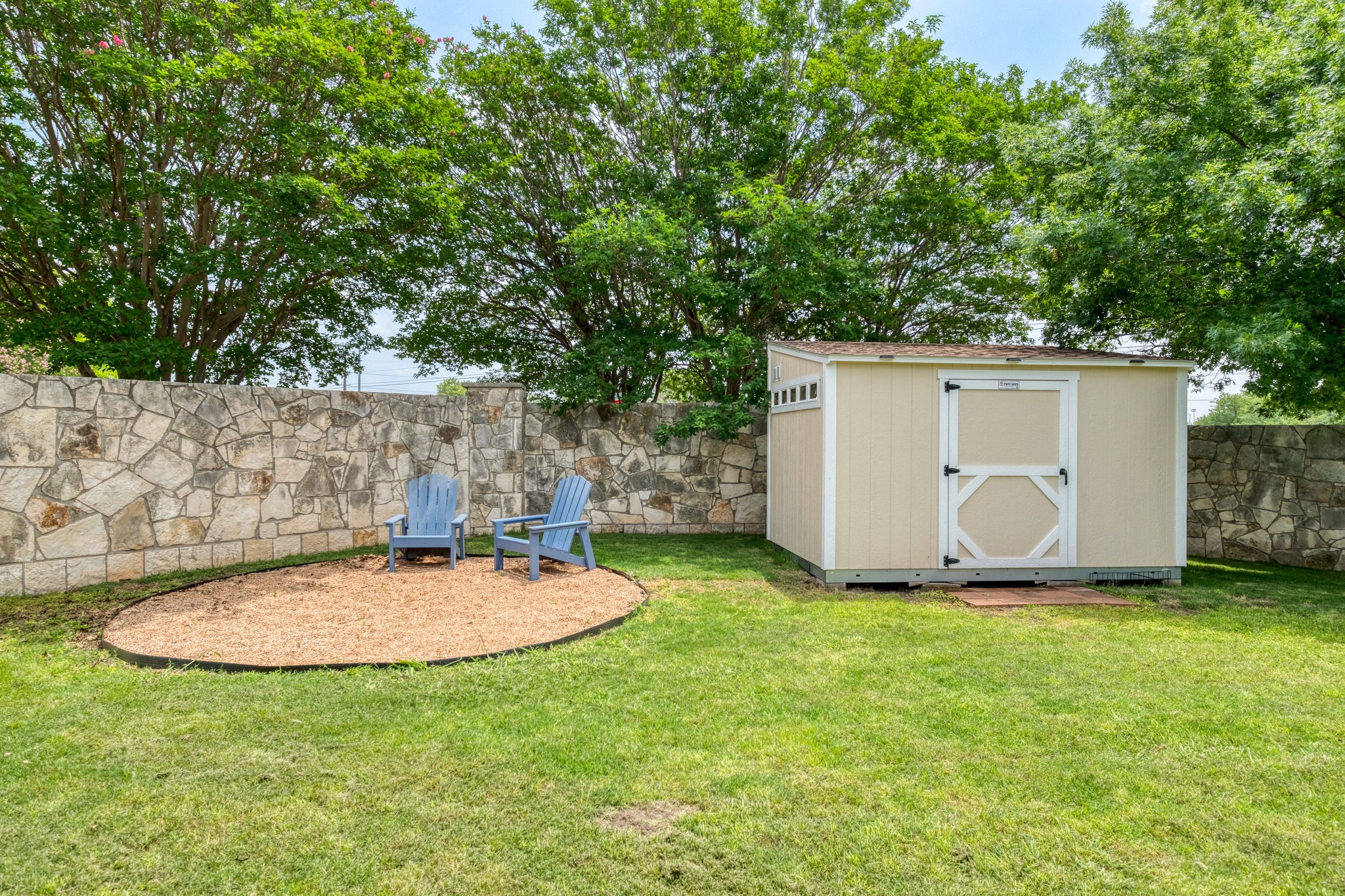 main property photo 25