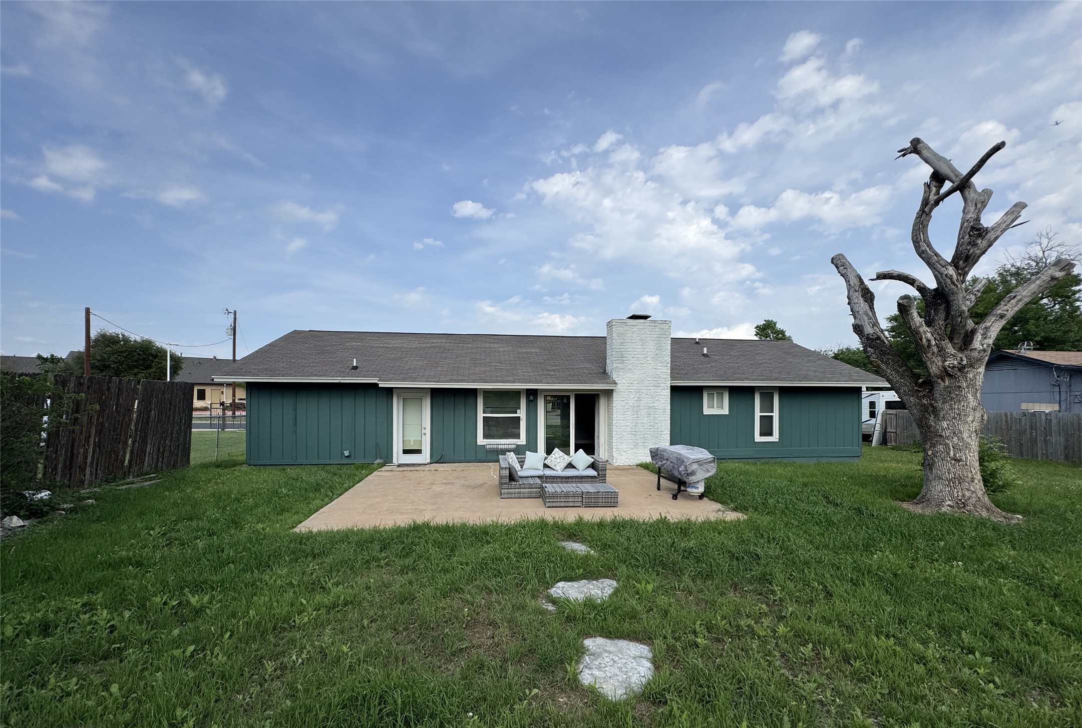 main property photo 20