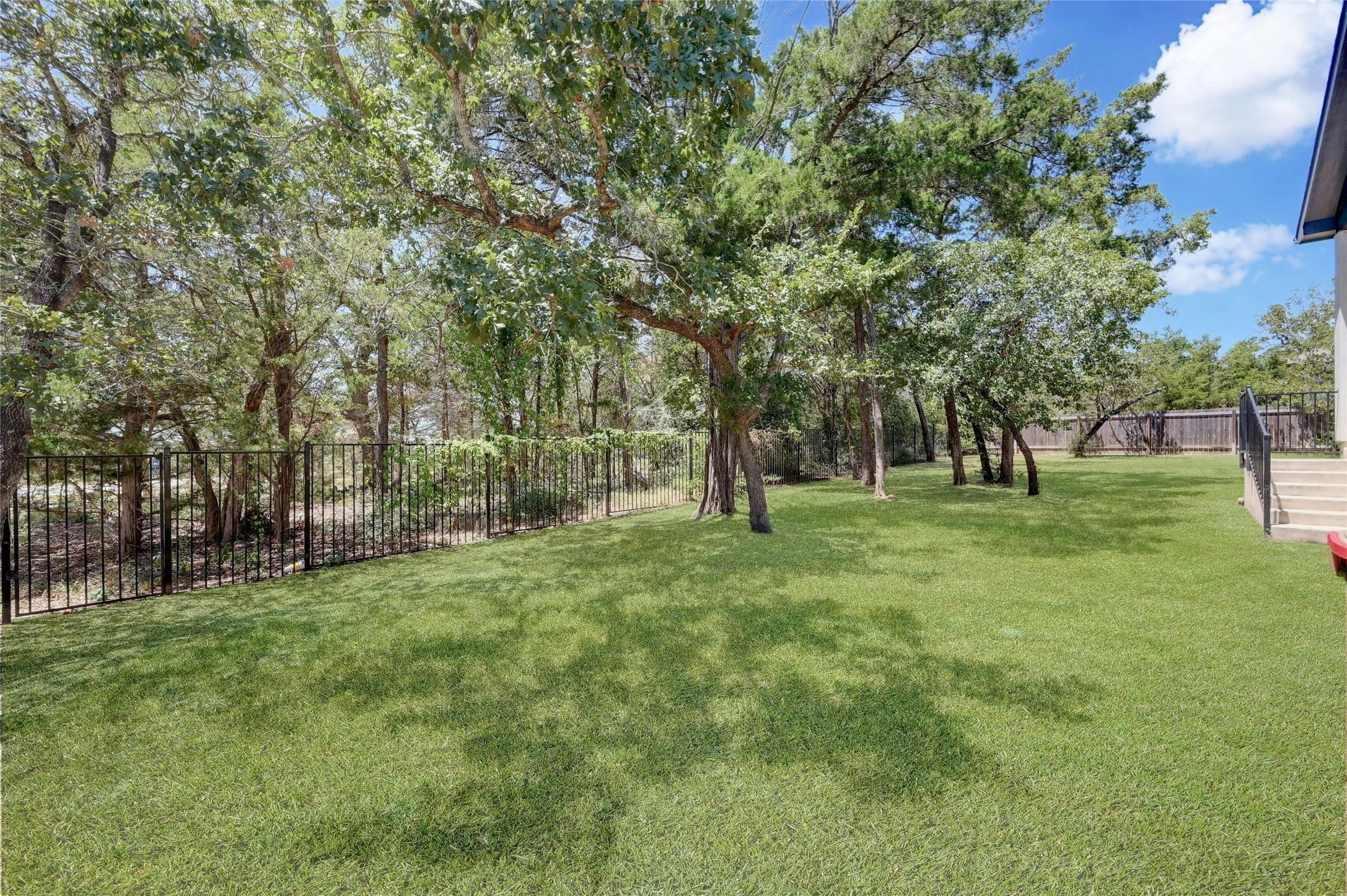 main property photo 22