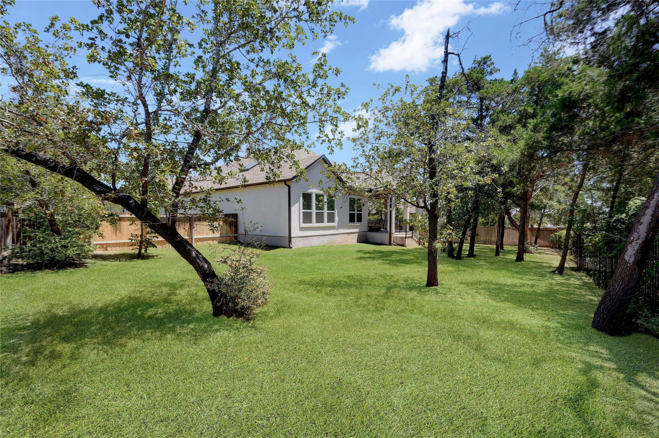 main property photo 23