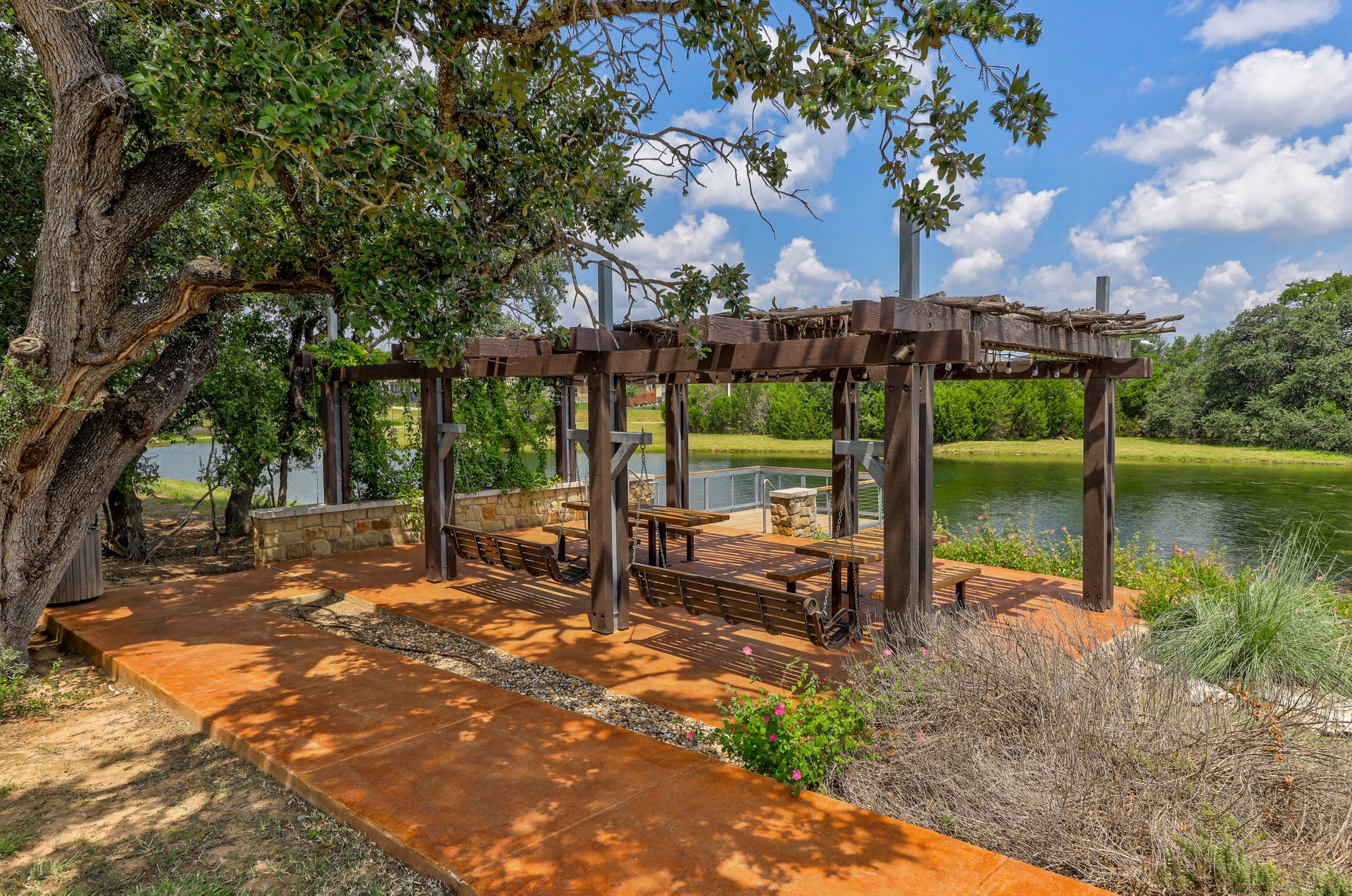 main property photo 37
