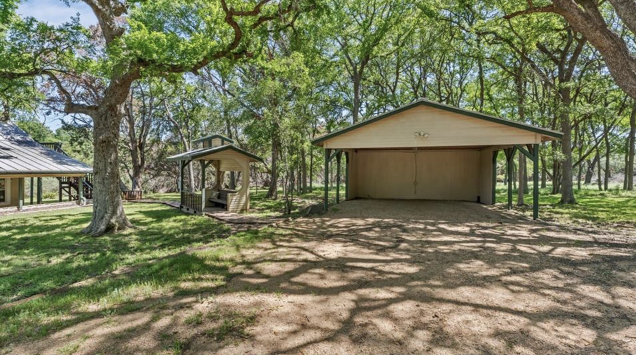 main property photo 29