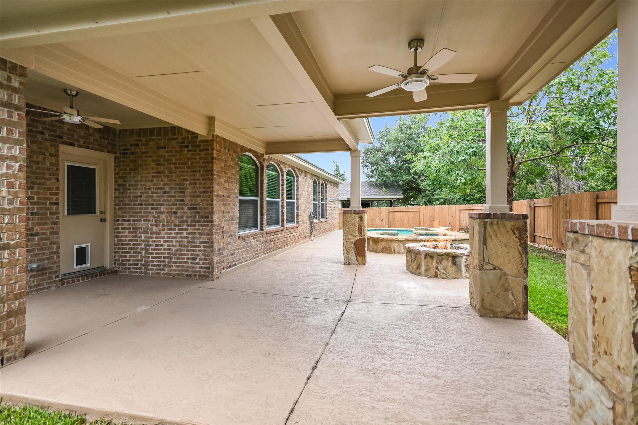 main property photo 17