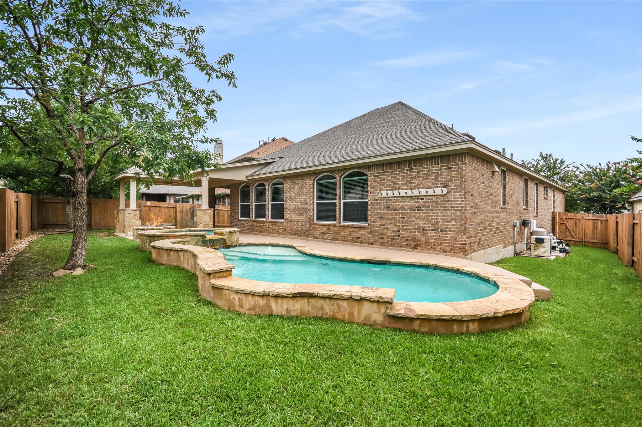 main property photo 19