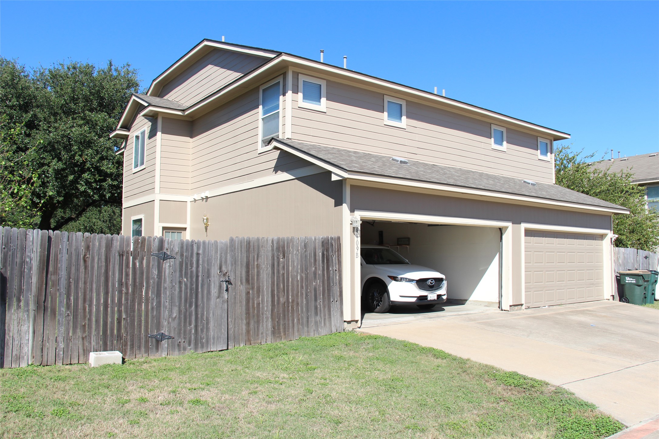 main property photo 5