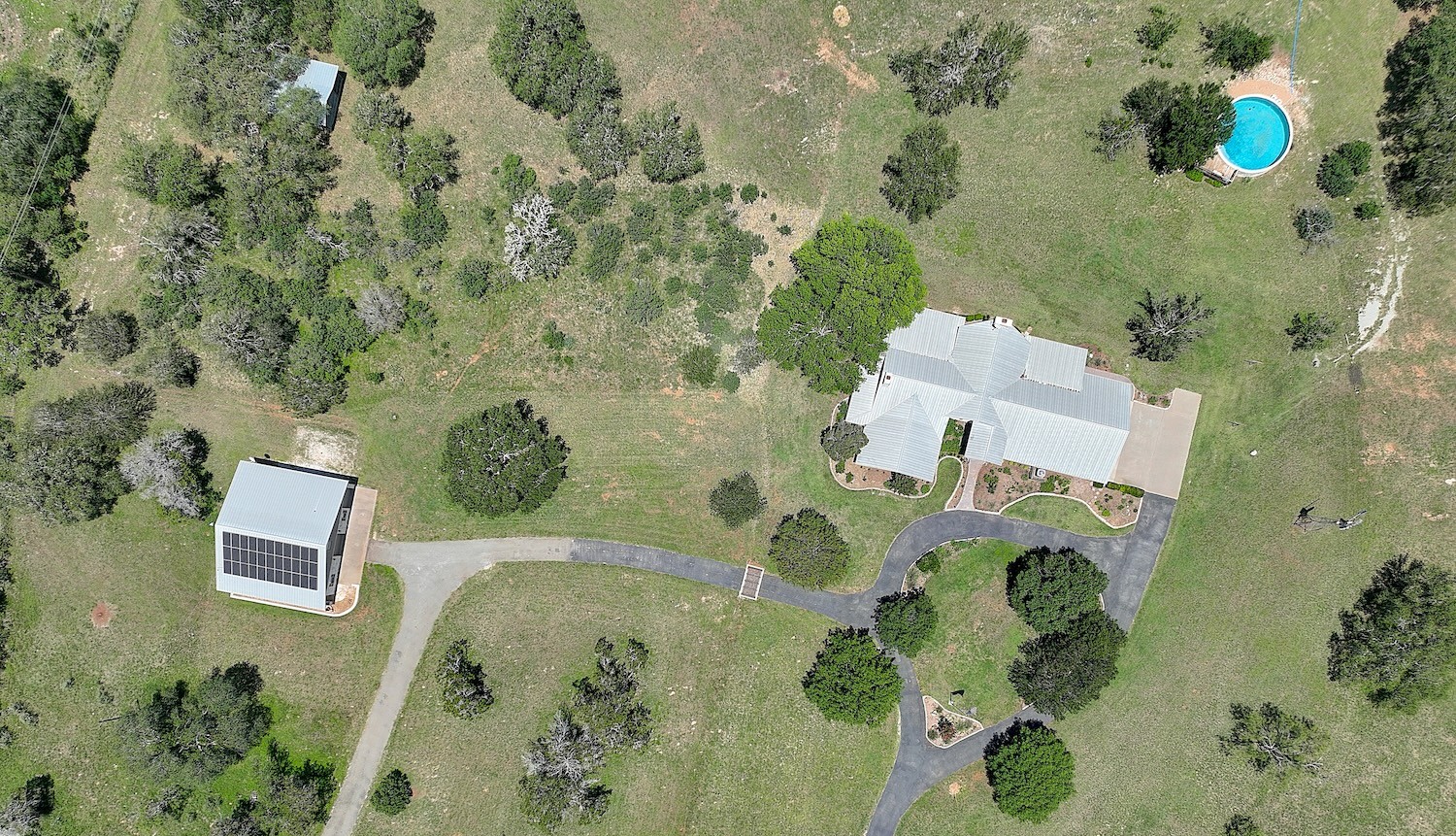 main property photo 8