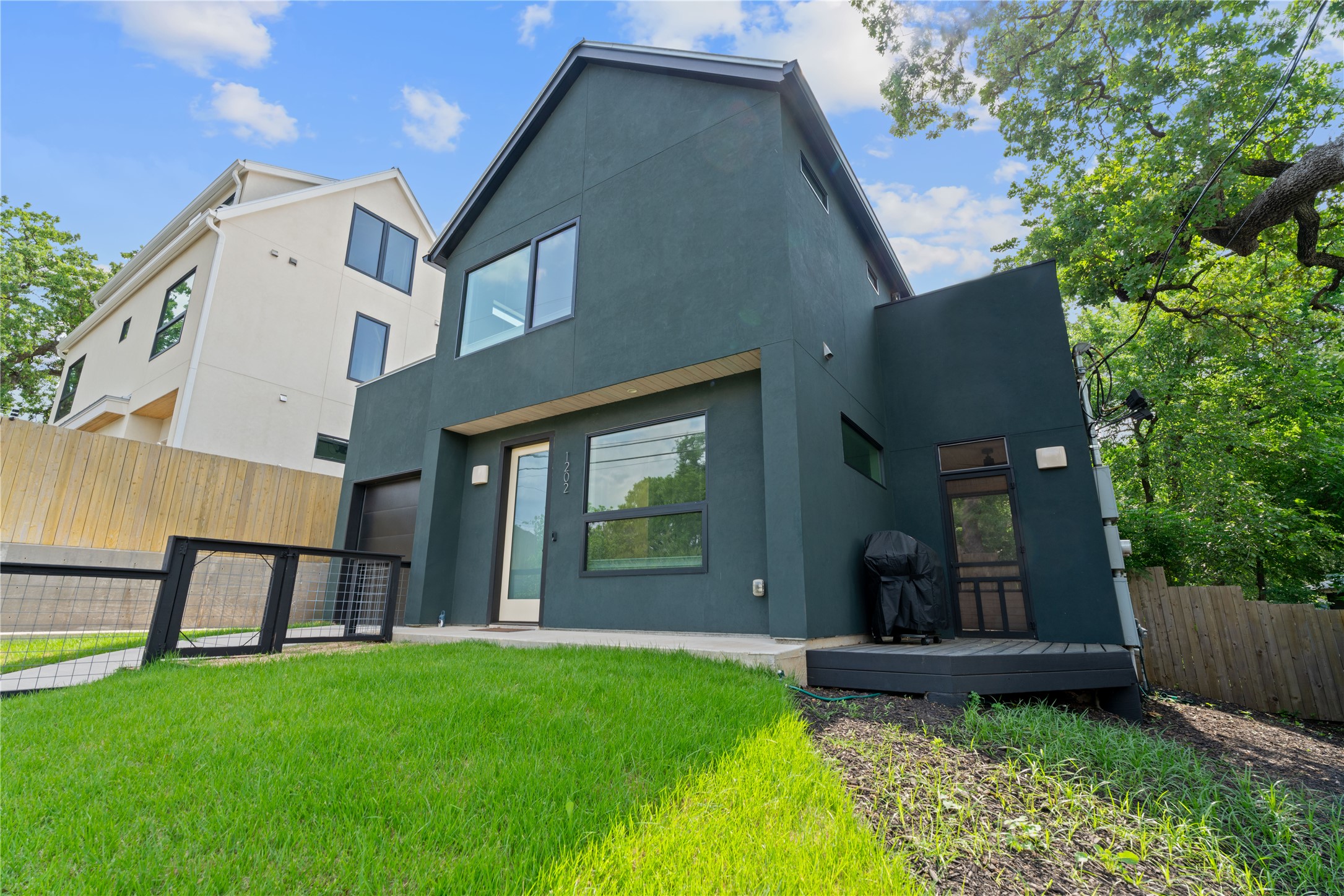 main property photo 18