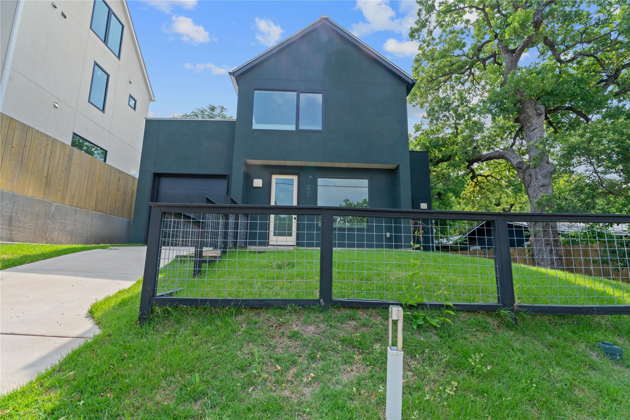 main property photo 23